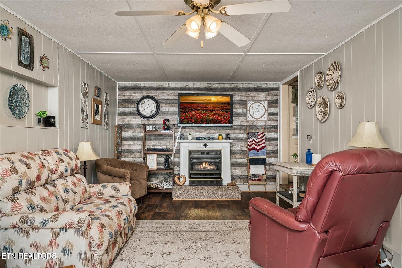 214 Omega Street Harriman TN 37748