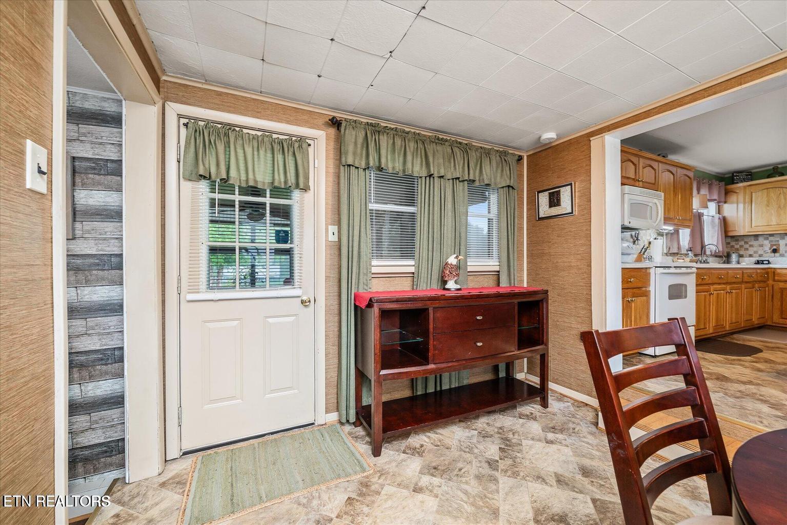 214 Omega Street Harriman TN 37748