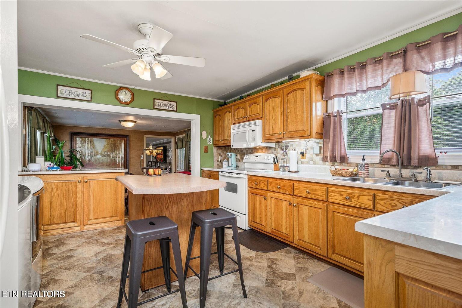 214 Omega Street Harriman TN 37748
