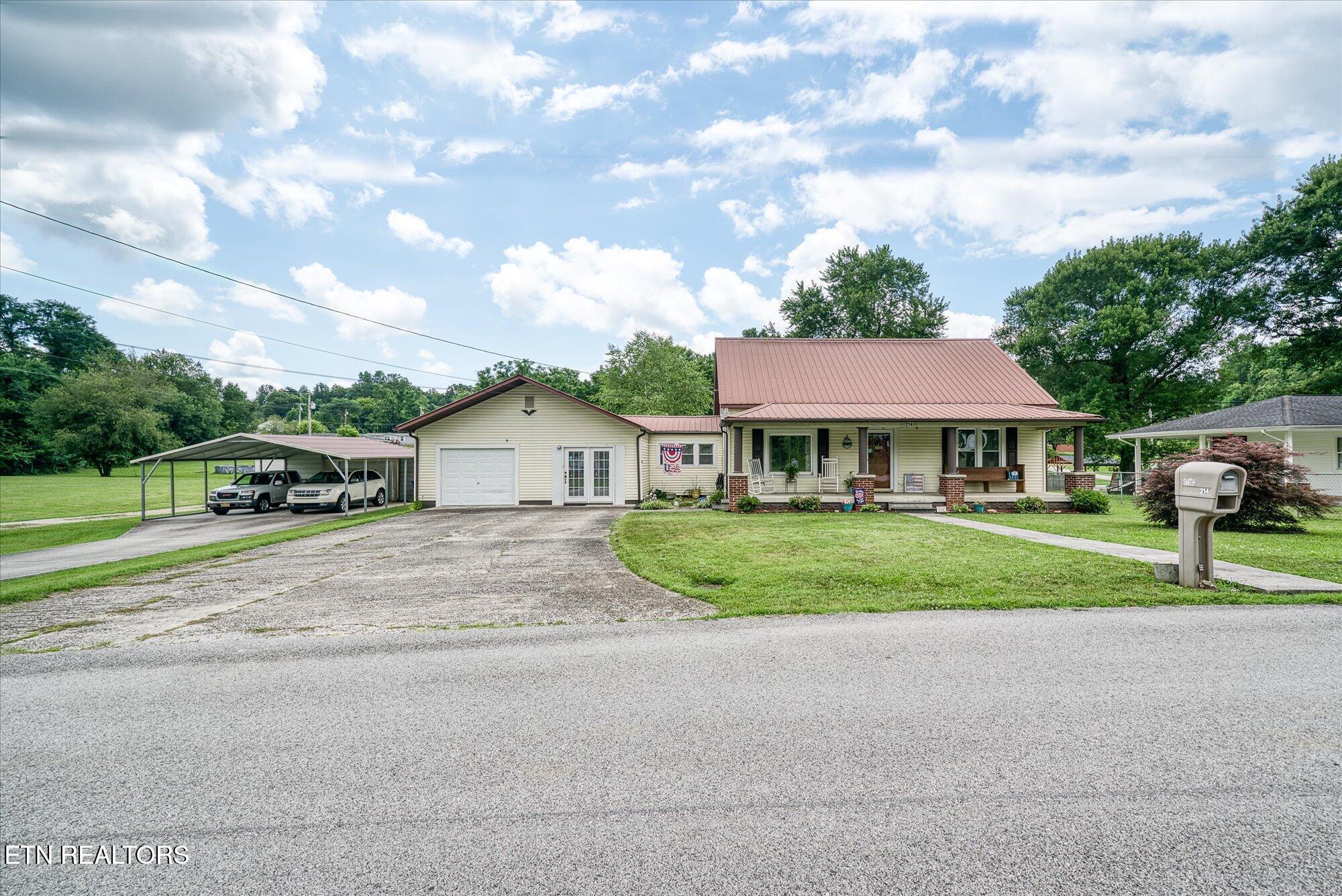 214 Omega Street Harriman TN 37748
