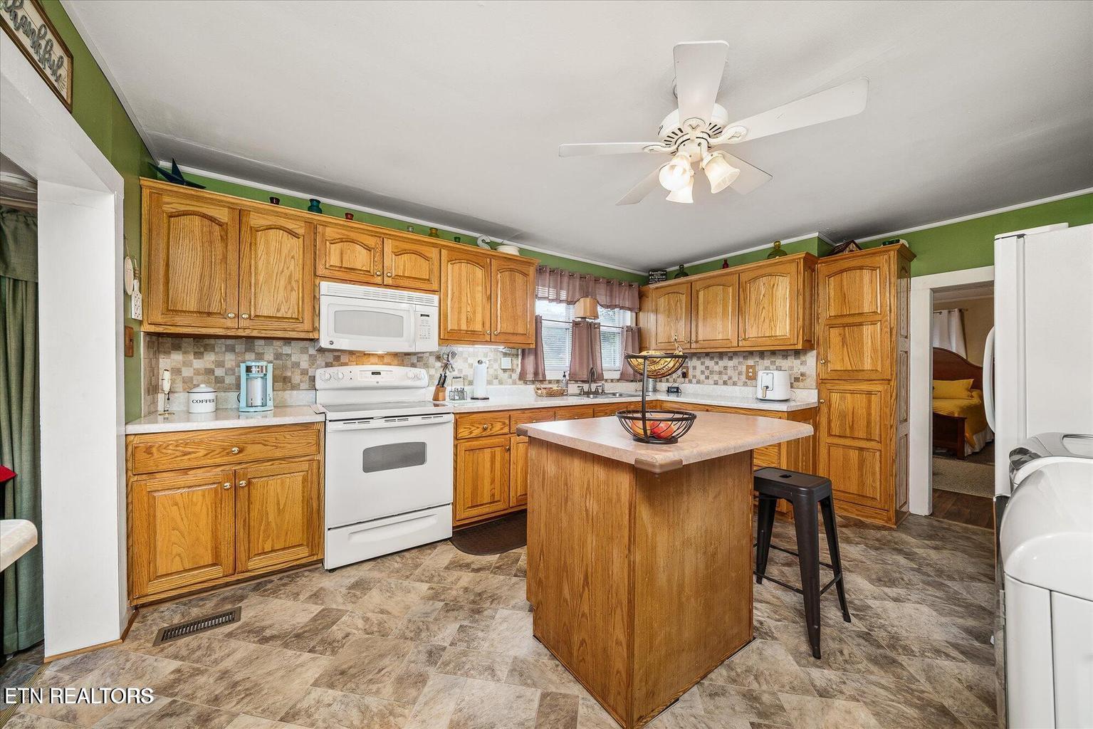 214 Omega Street Harriman TN 37748