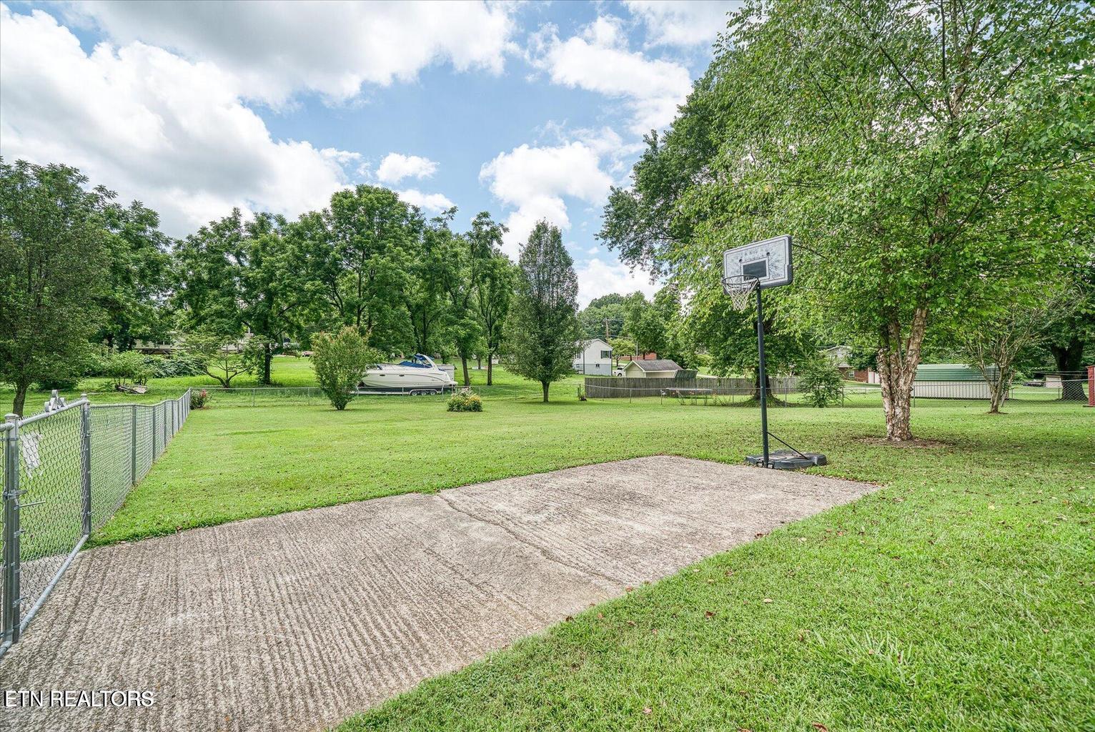 214 Omega Street Harriman TN 37748