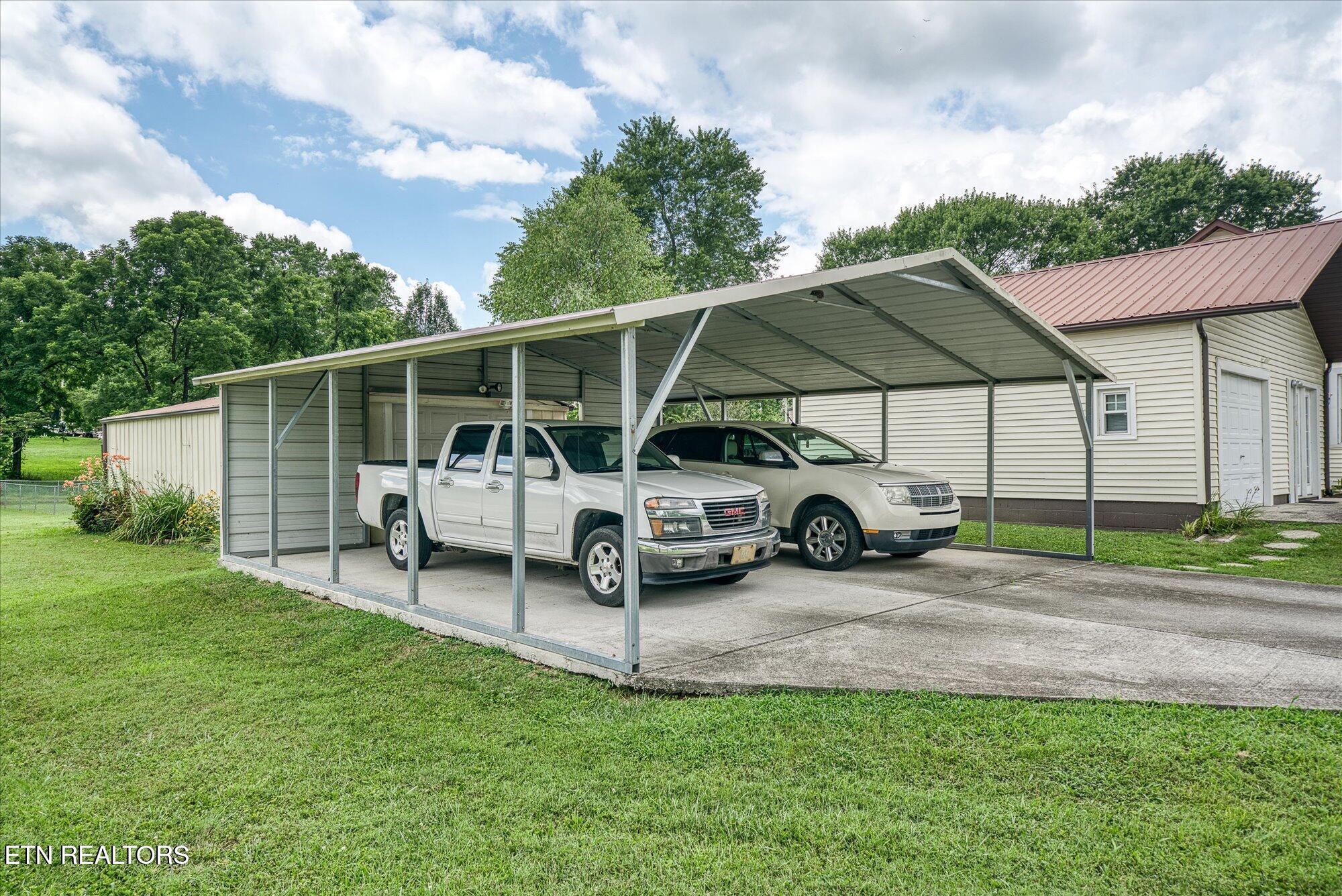 214 Omega Street Harriman TN 37748