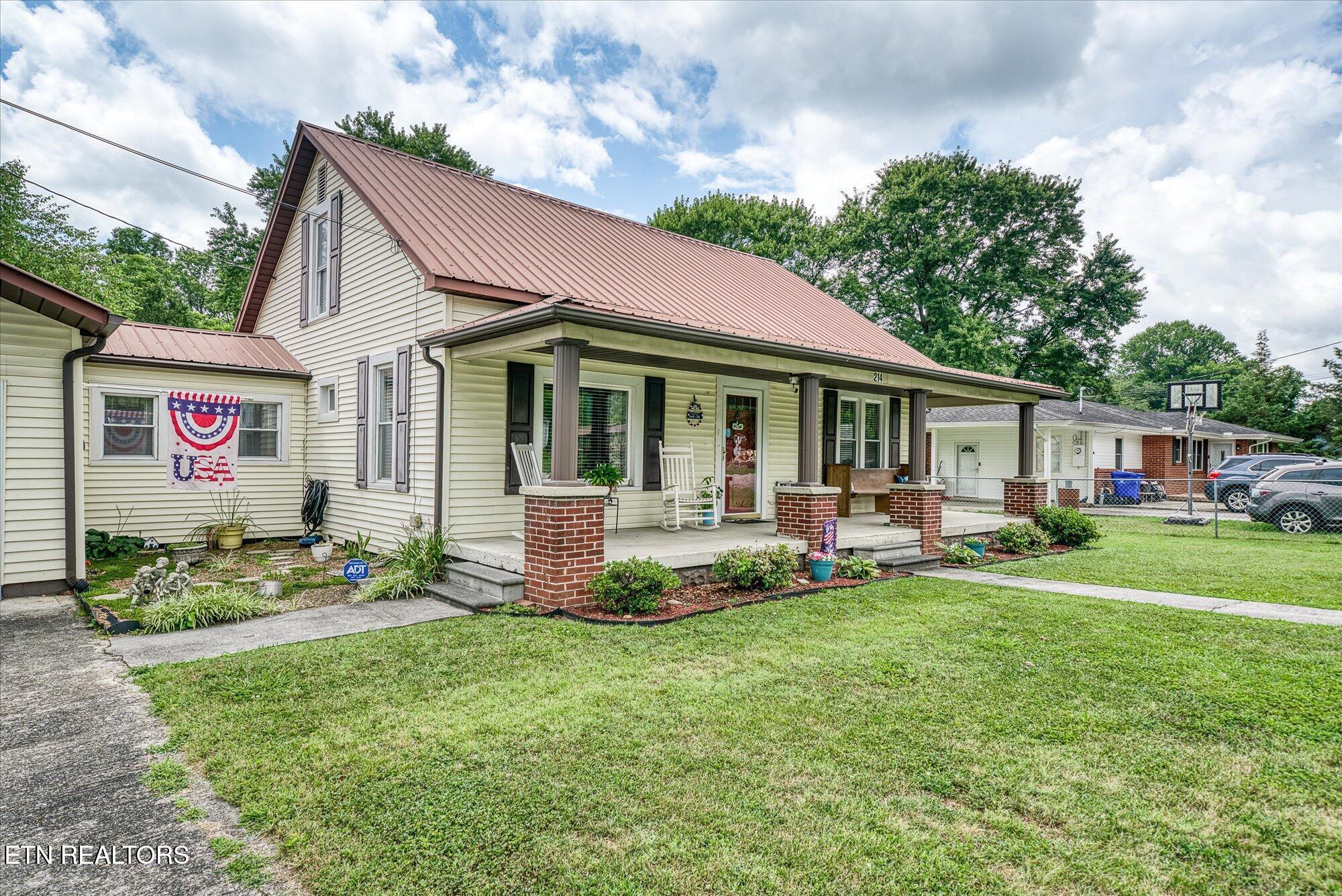 214 Omega Street Harriman TN 37748