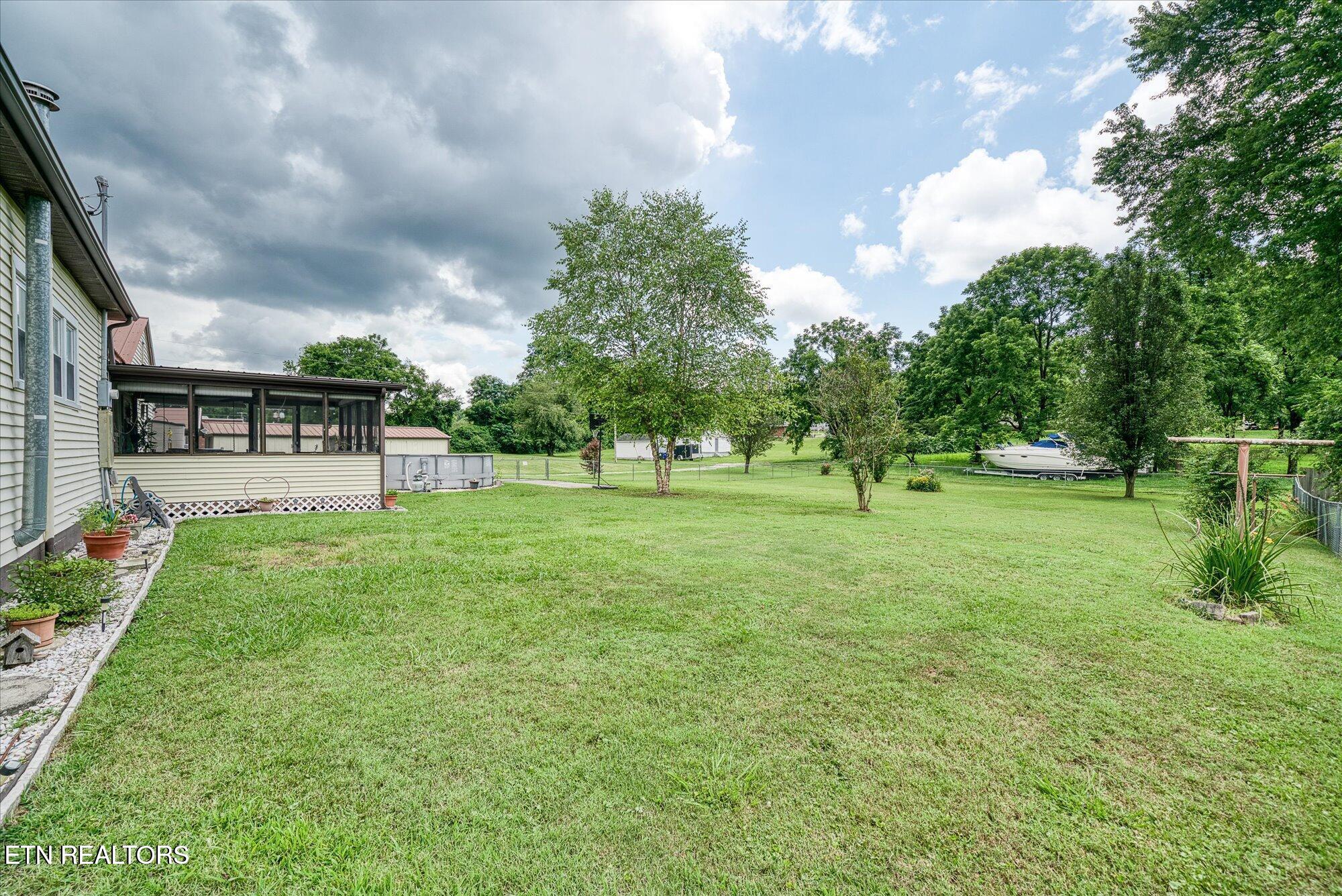 214 Omega Street Harriman TN 37748