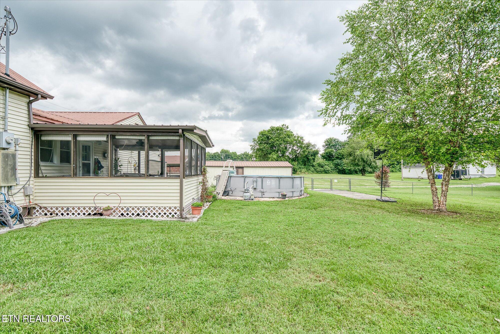 214 Omega Street Harriman TN 37748