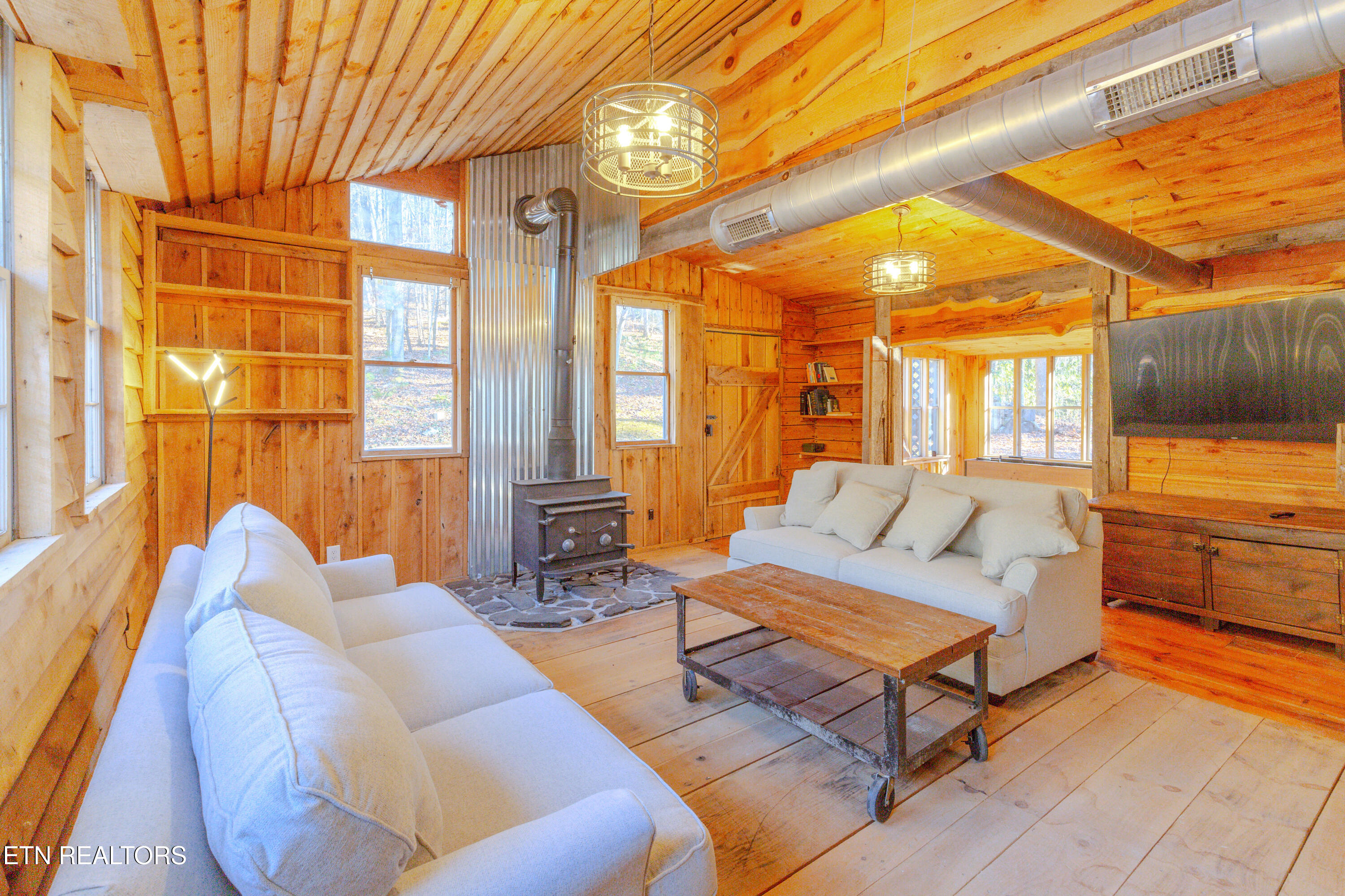 925 Newcombe Branch Way Cosby TN 37722