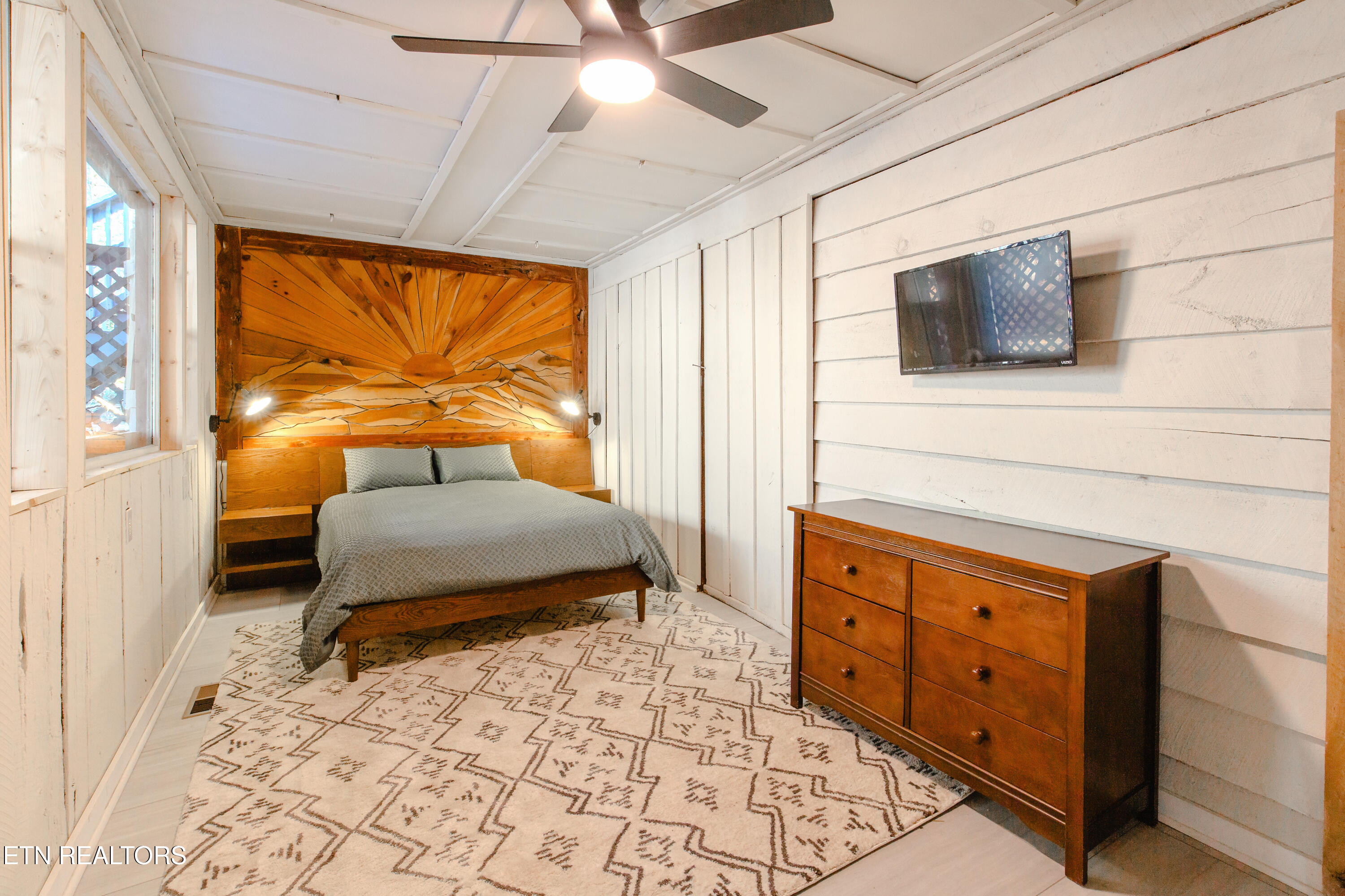 925 Newcombe Branch Way Cosby TN 37722
