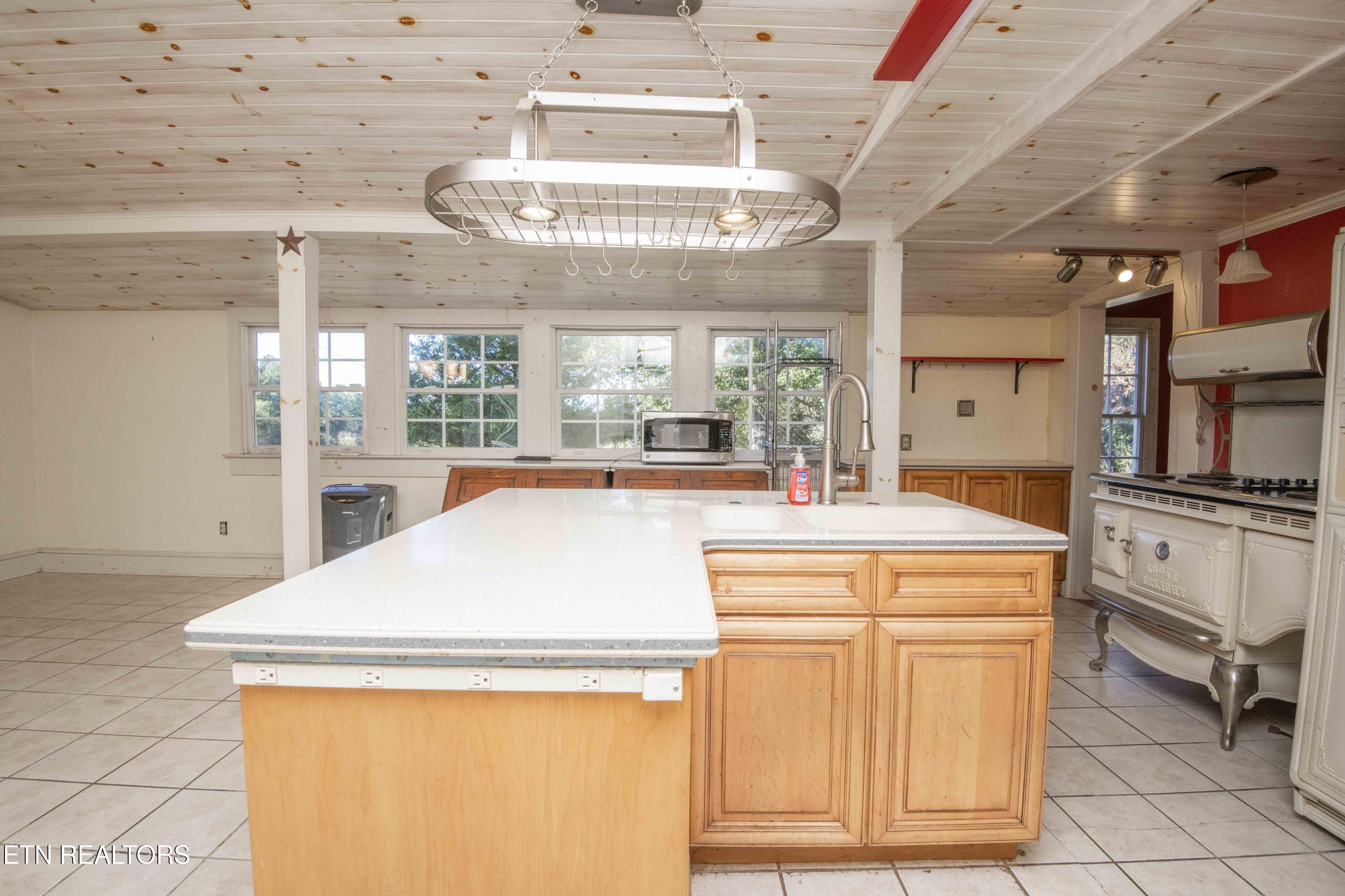 748 Martin Mill Pike Rockford TN 37853