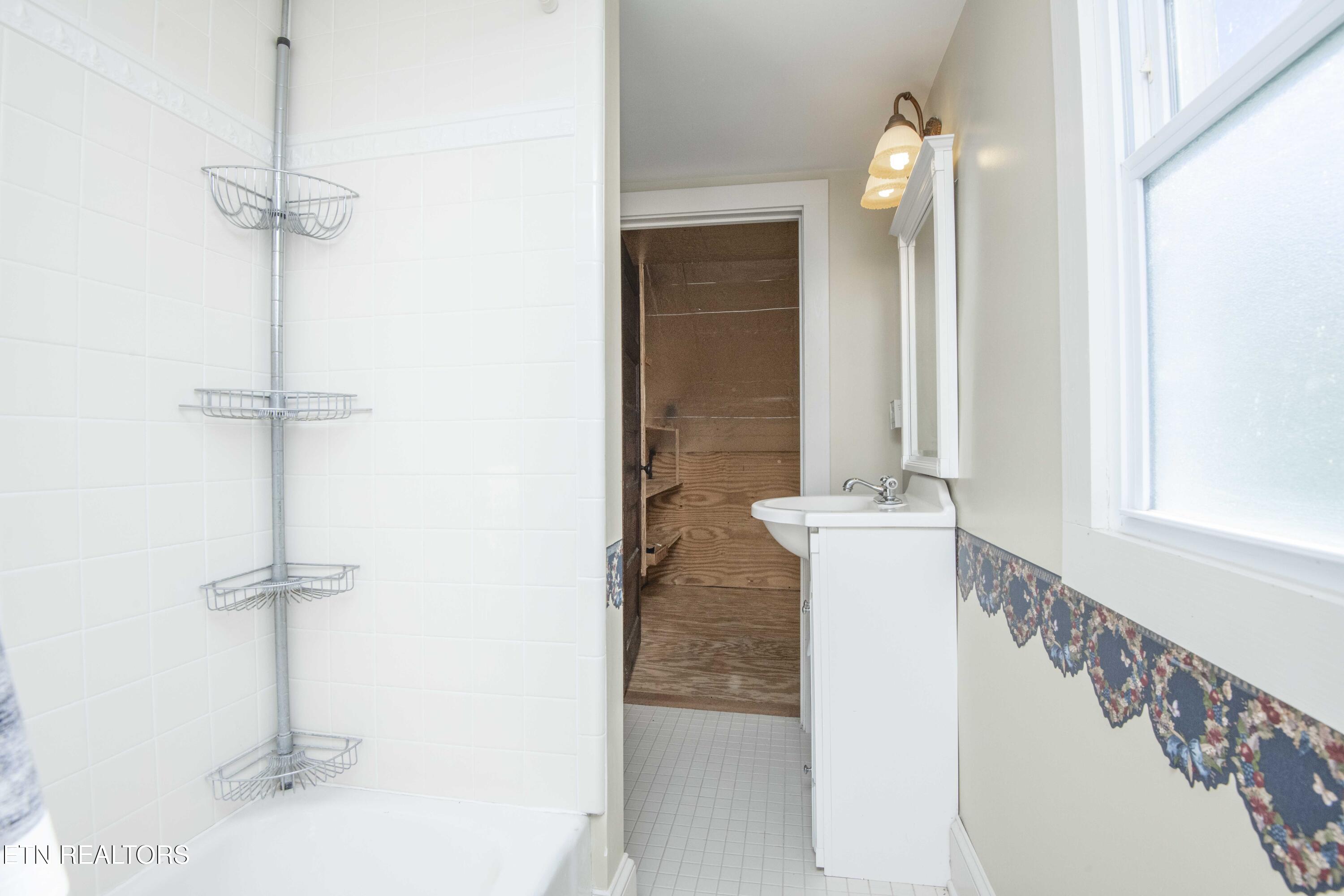 748 Martin Mill Pike Rockford TN 37853