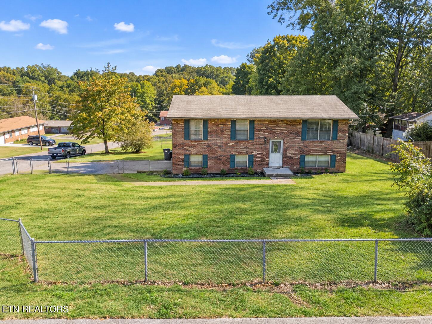 5208 NW Berbera Drive Knoxville TN 37921