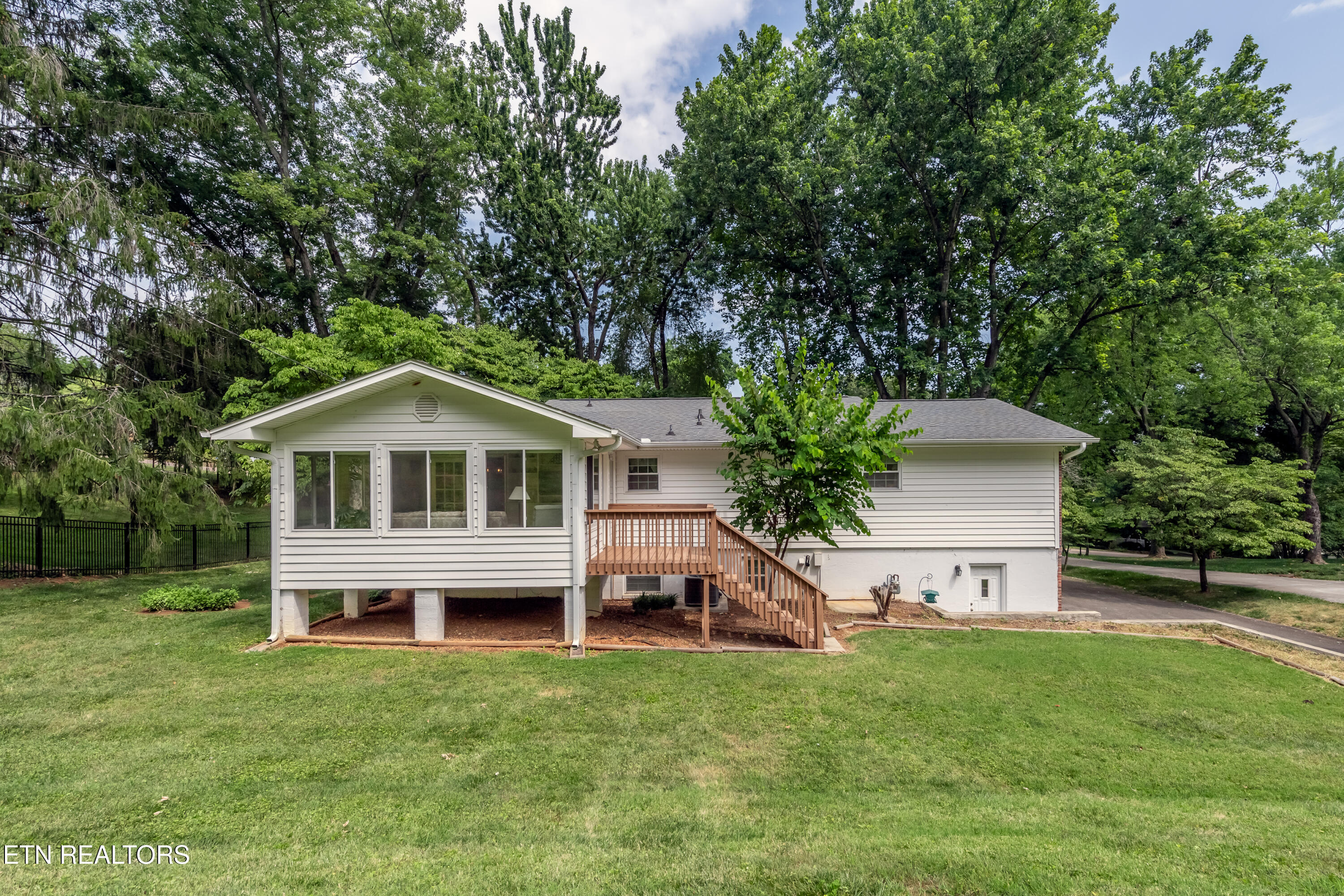 6912 Cresthill Drive Knoxville TN 37919