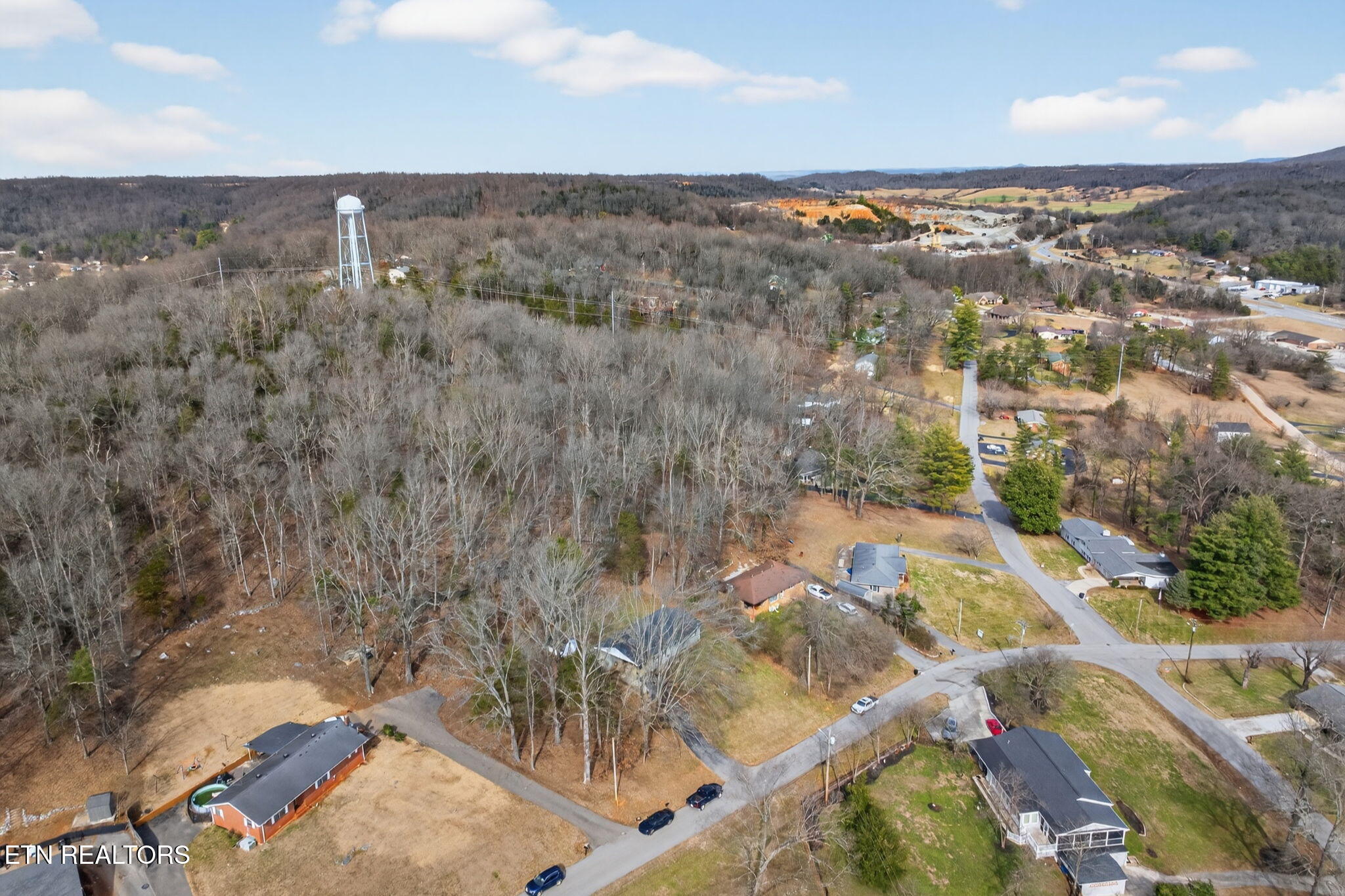 402 S Hillcrest Drive Livingston TN 38570