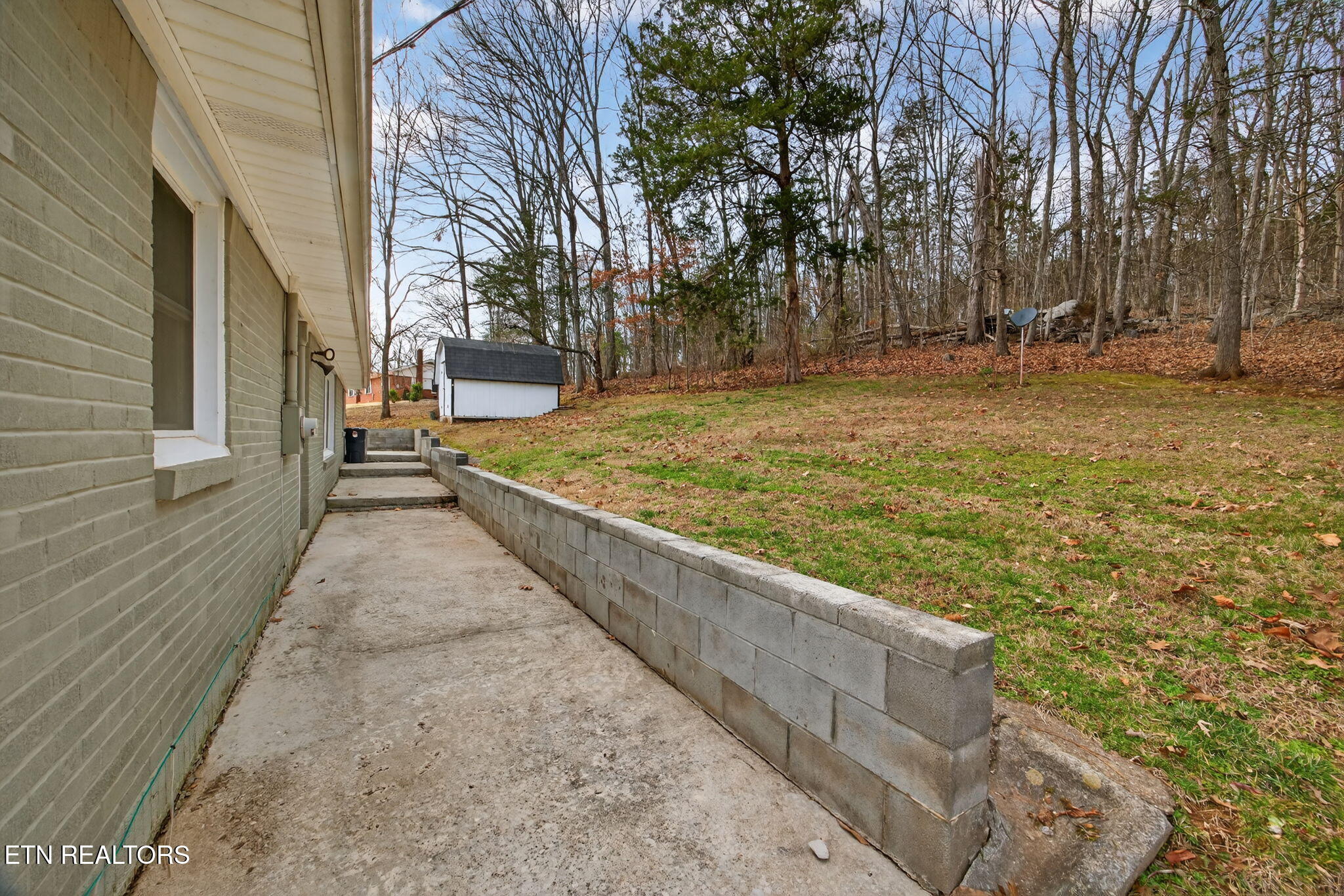 402 S Hillcrest Drive Livingston TN 38570