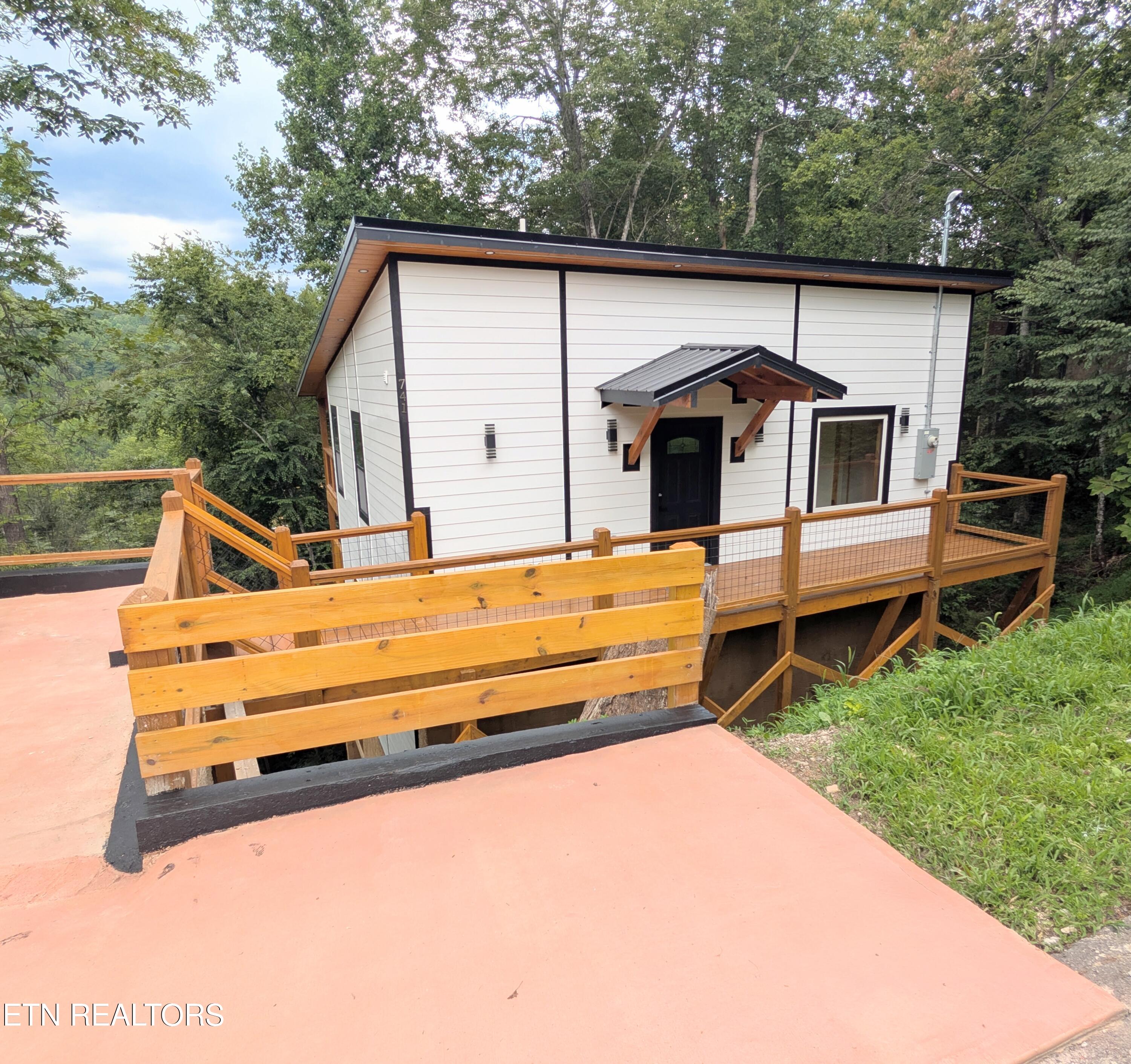 741 Ski View Lane Sevierville TN 37876