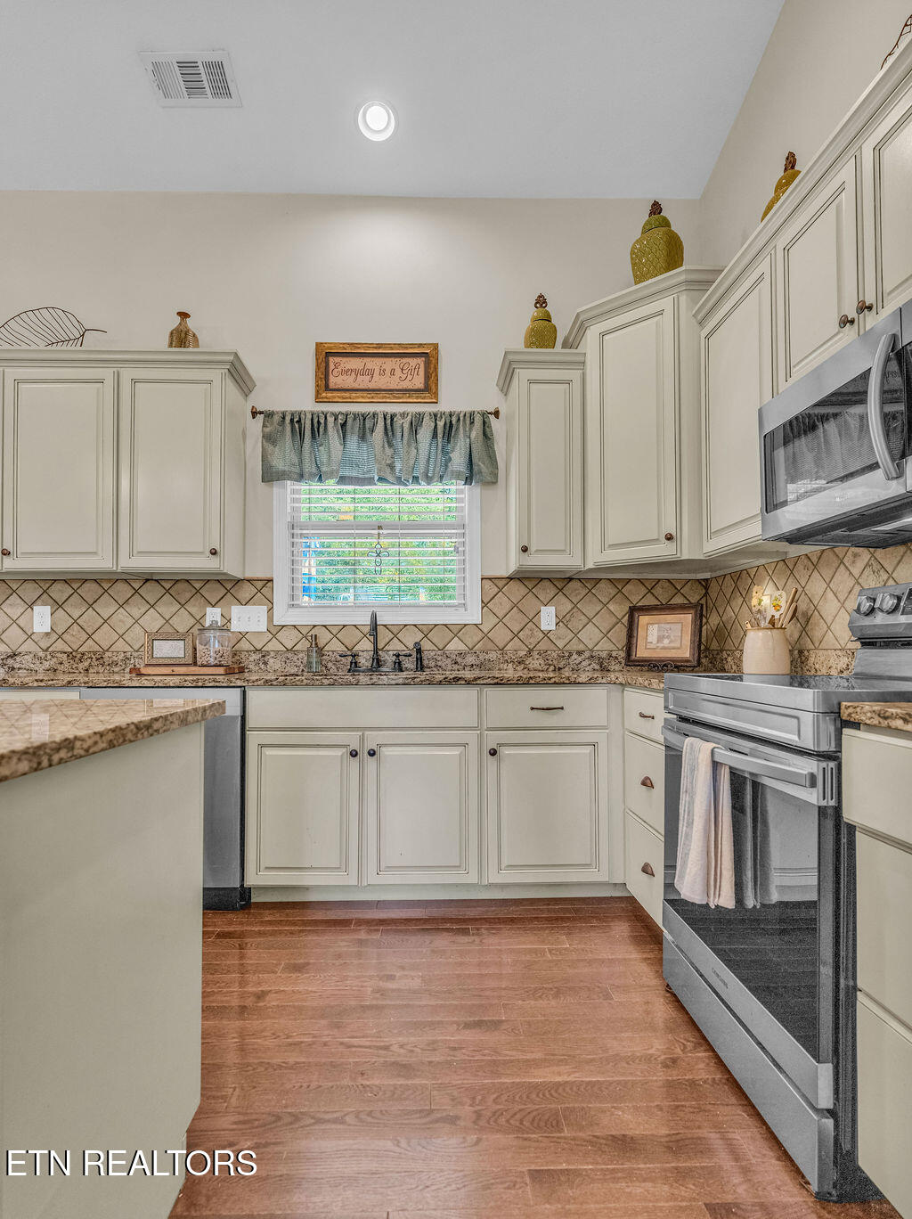 7678 Dunsmore Lane Corryton TN 37721