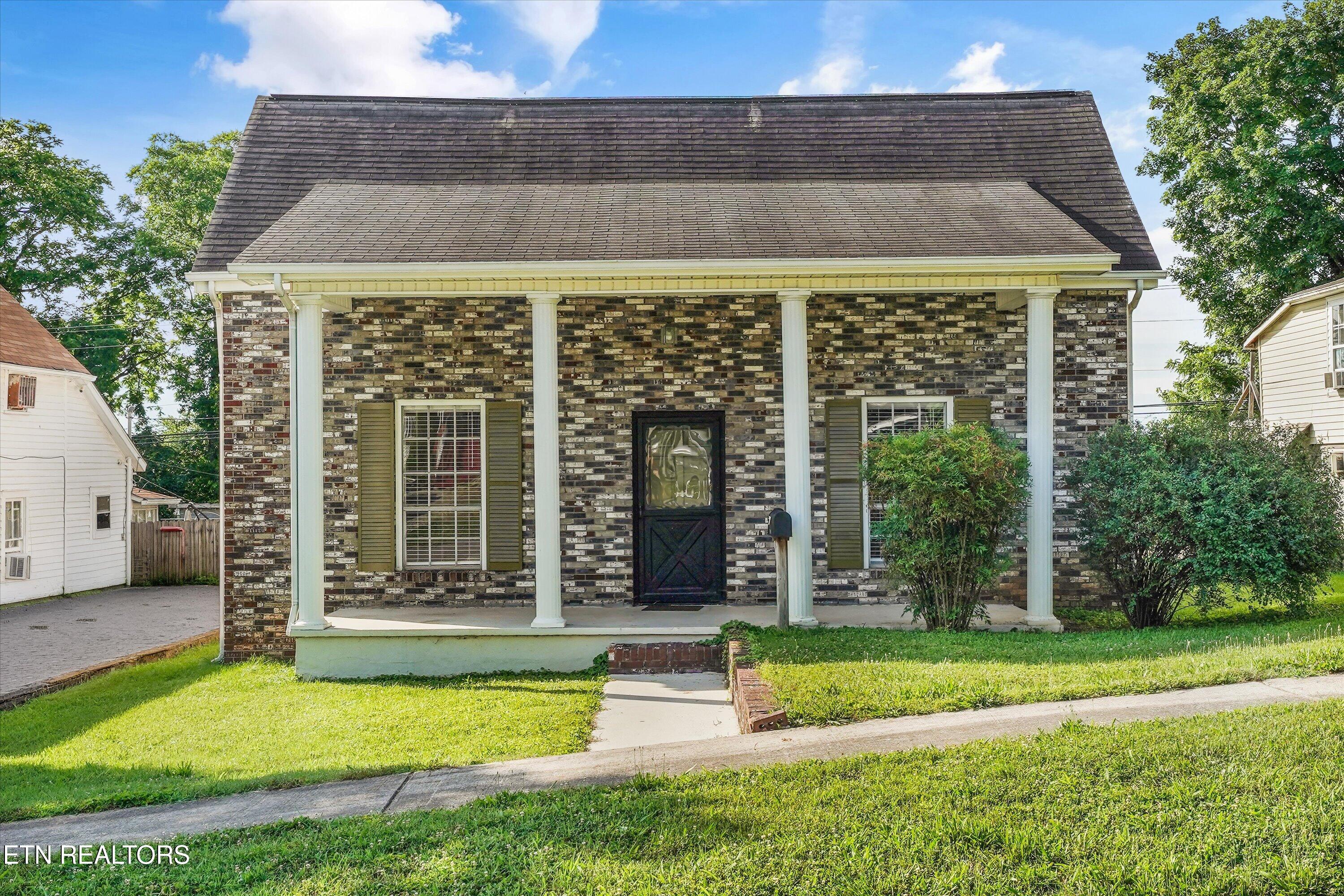 608 W 1st Avenue Lenoir City TN 37771