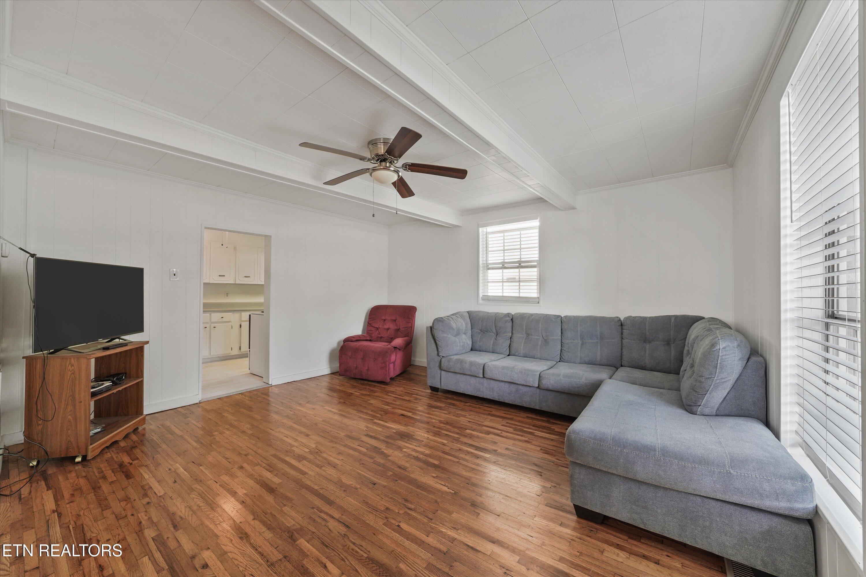 608 W 1st Avenue Lenoir City TN 37771