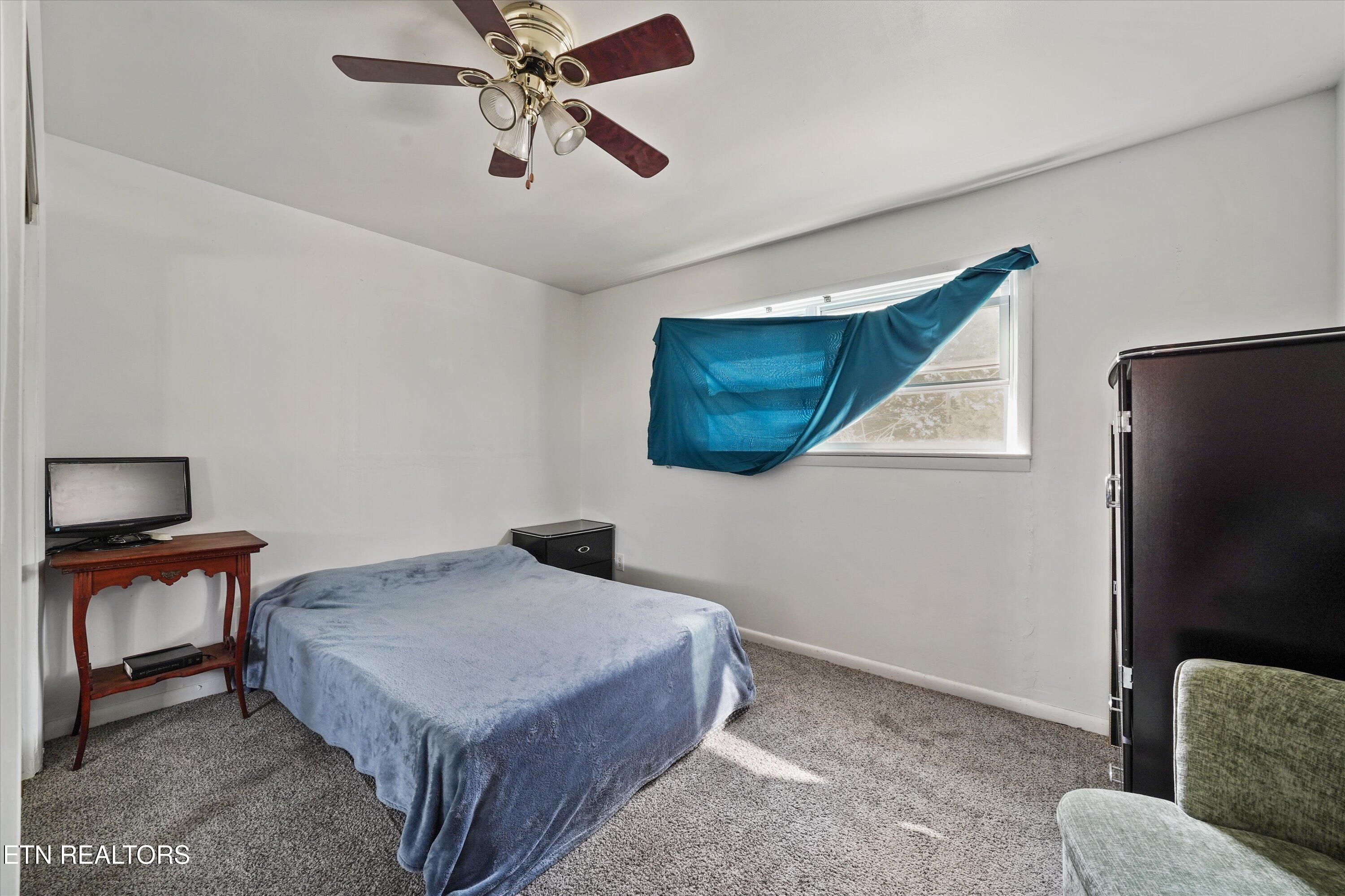 608 W 1st Avenue Lenoir City TN 37771