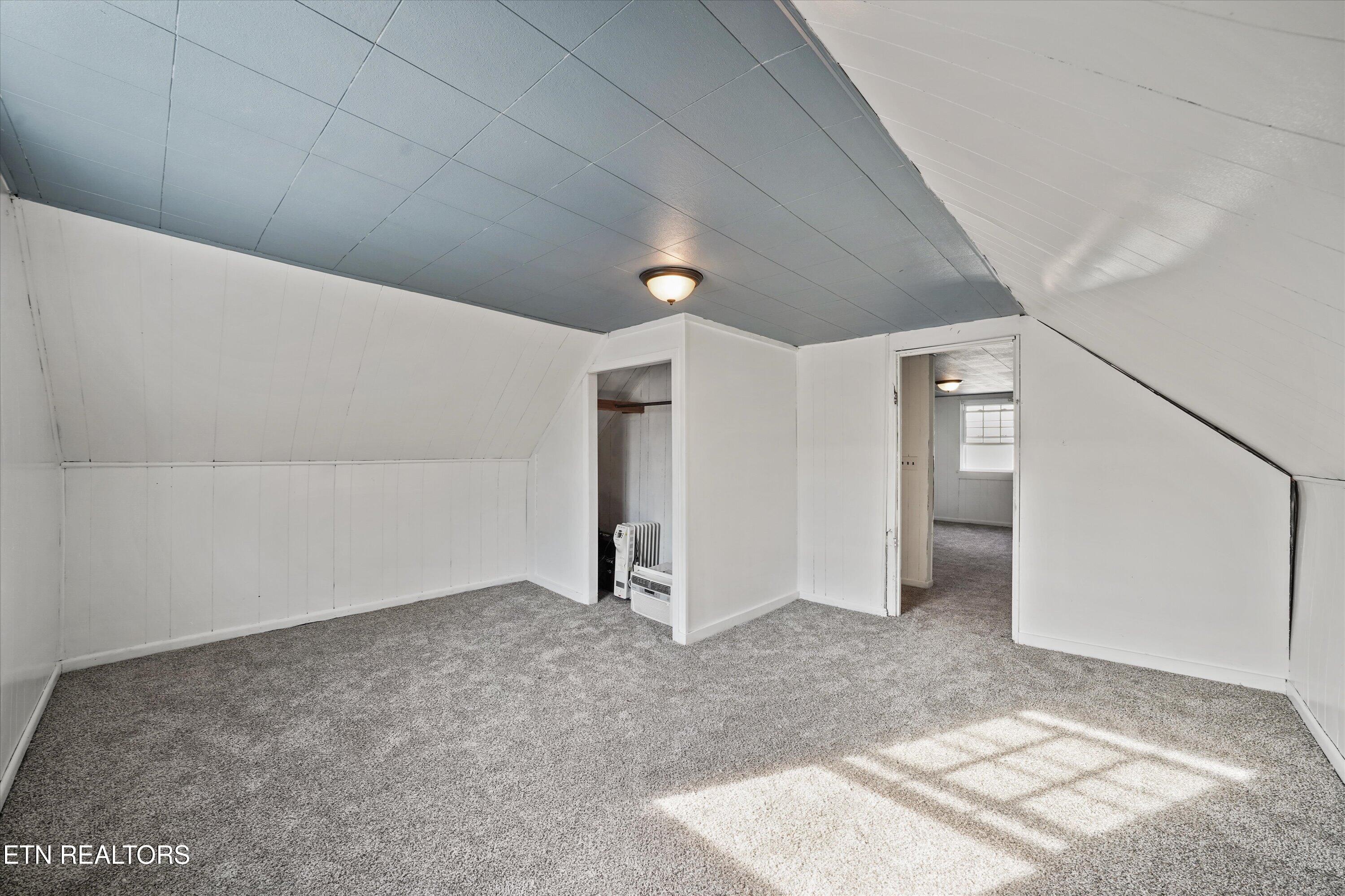 608 W 1st Avenue Lenoir City TN 37771