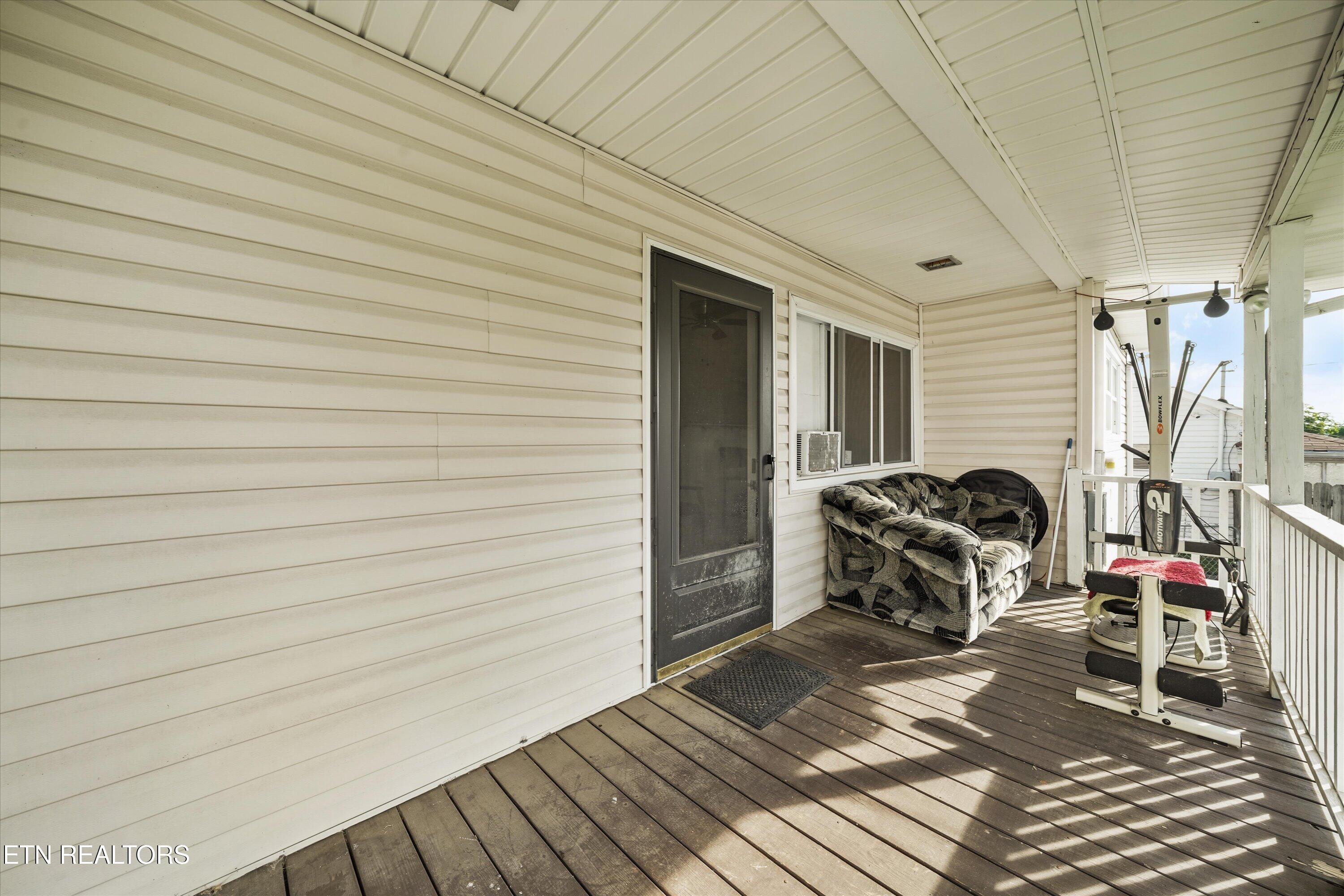 608 W 1st Avenue Lenoir City TN 37771