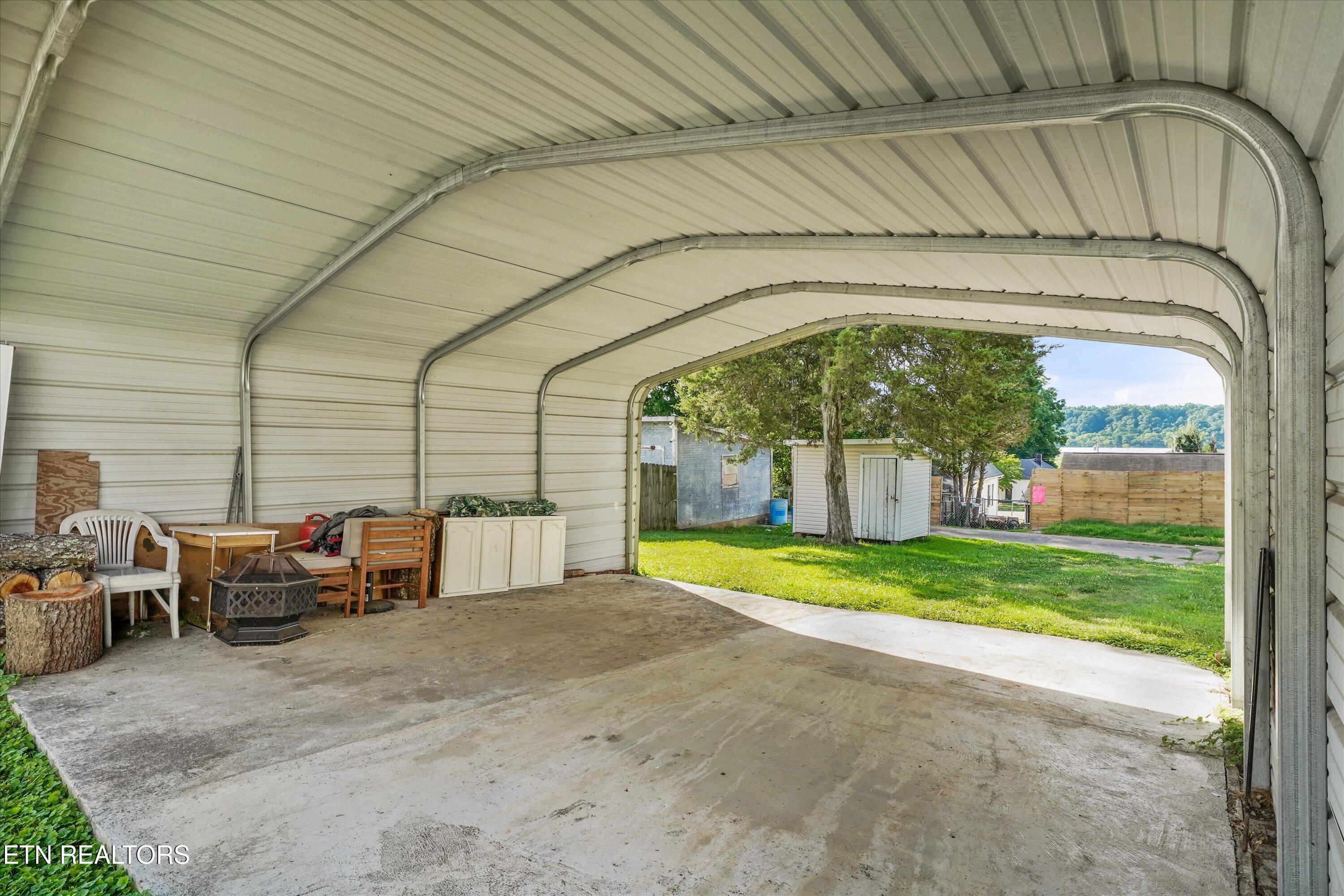 608 W 1st Avenue Lenoir City TN 37771