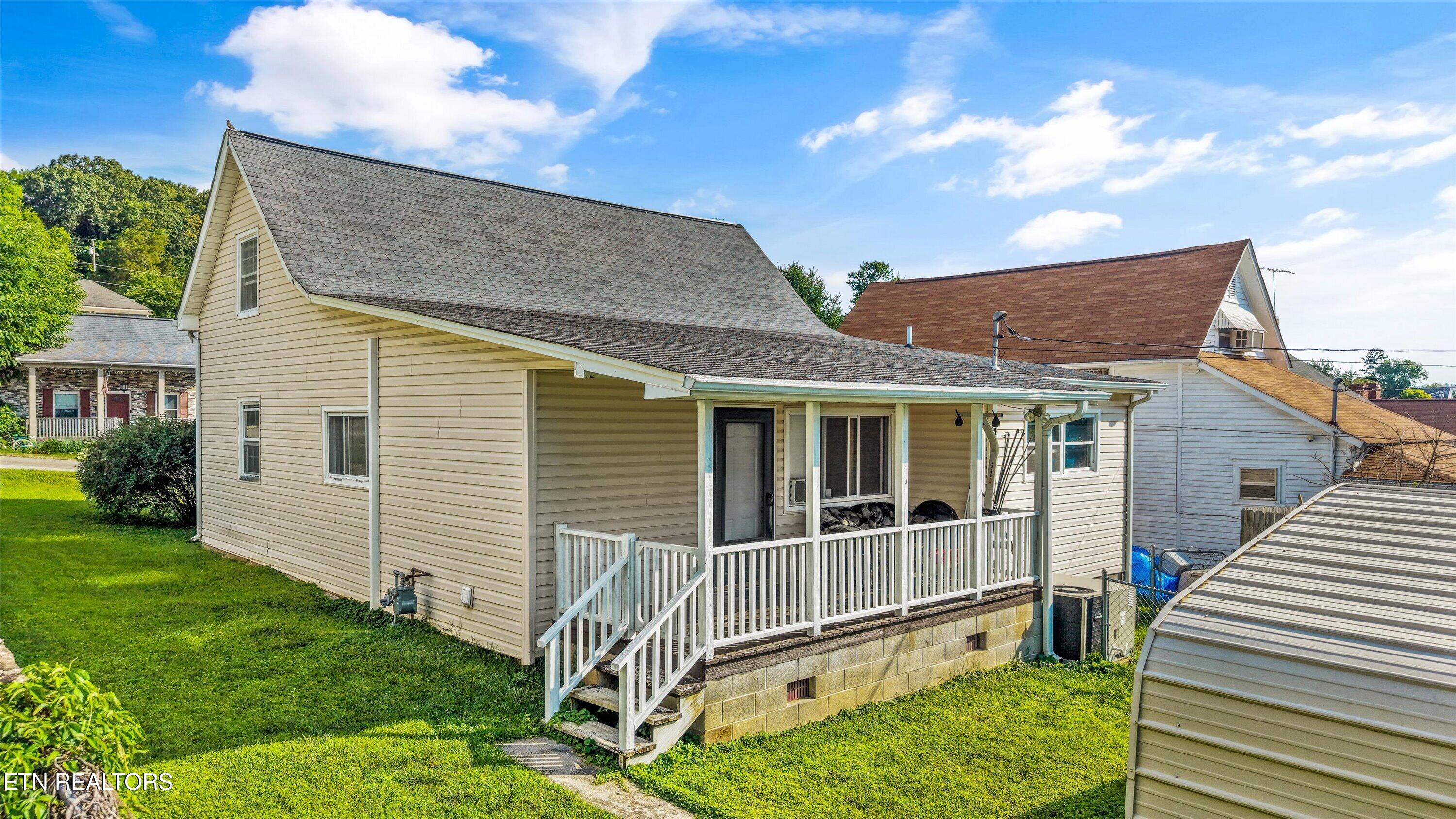 608 W 1st Avenue Lenoir City TN 37771