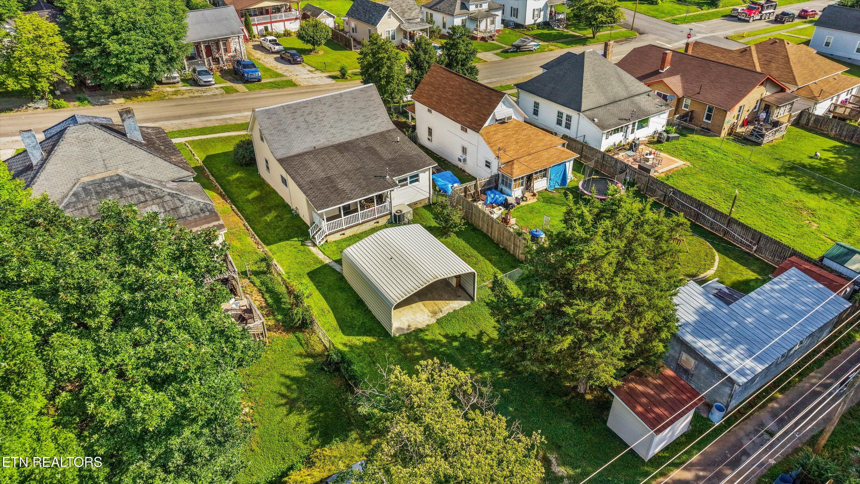 608 W 1st Avenue Lenoir City TN 37771