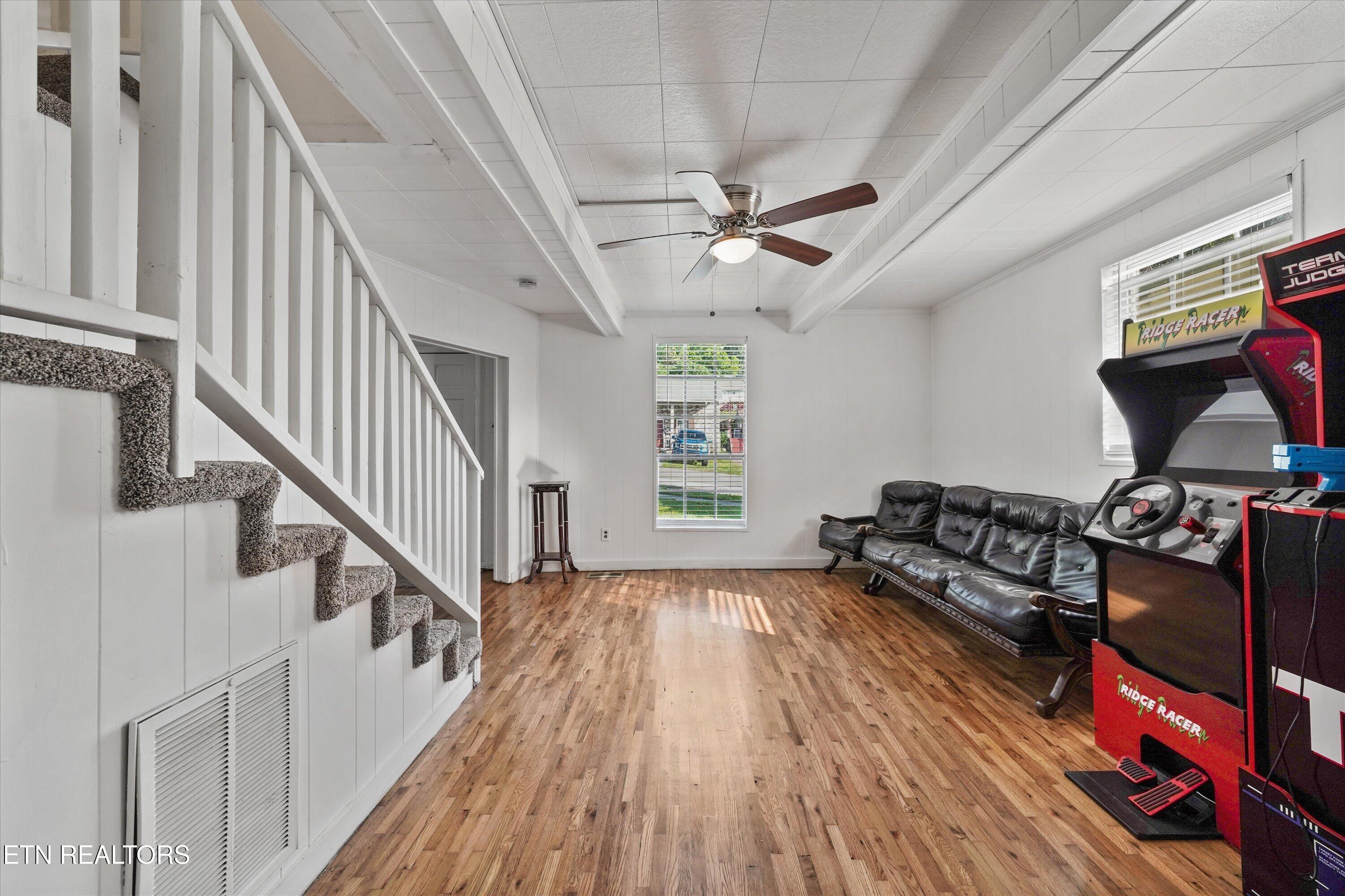 608 W 1st Avenue Lenoir City TN 37771