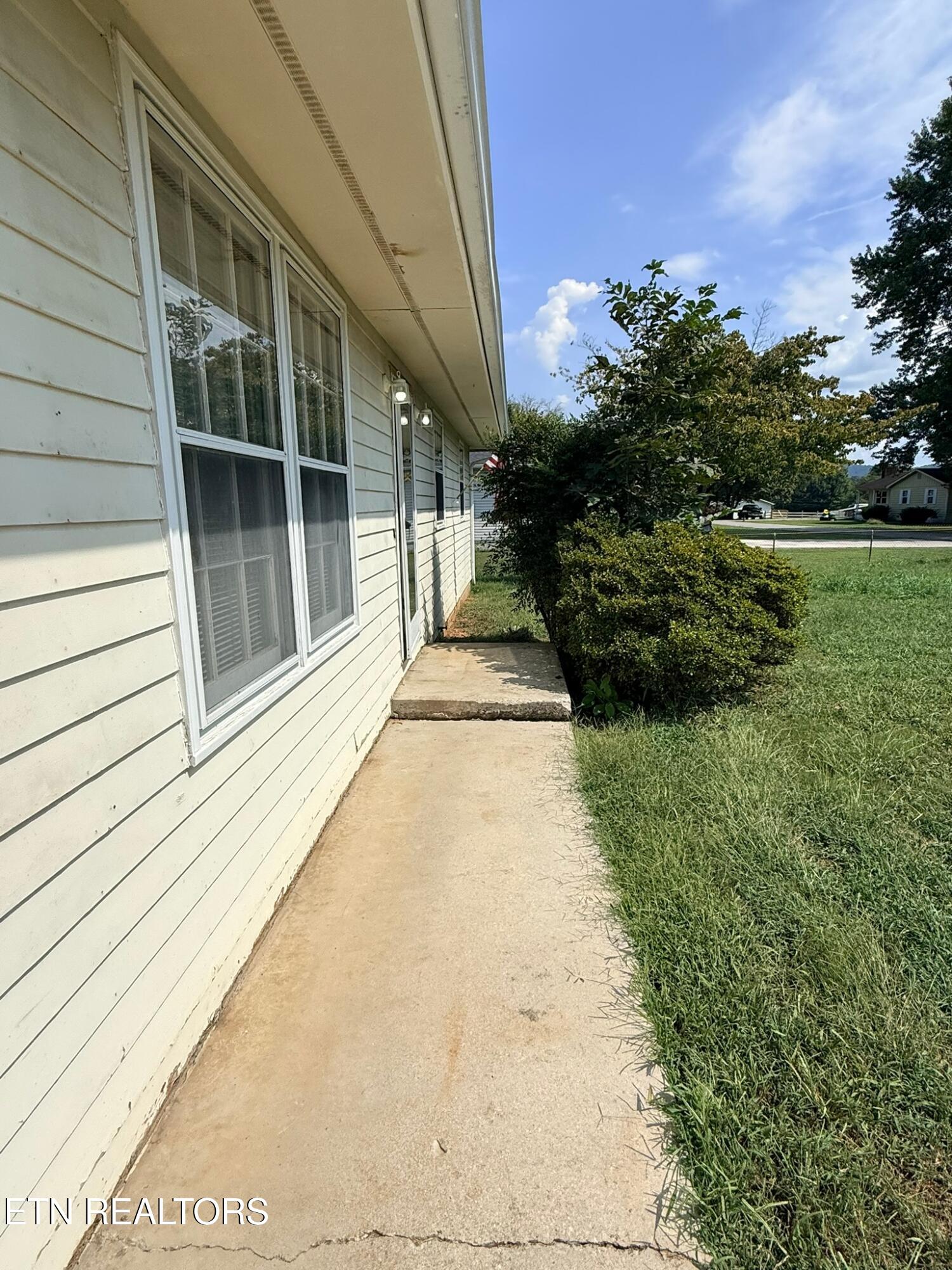 163 Sun Lane Lafollette TN 37766
