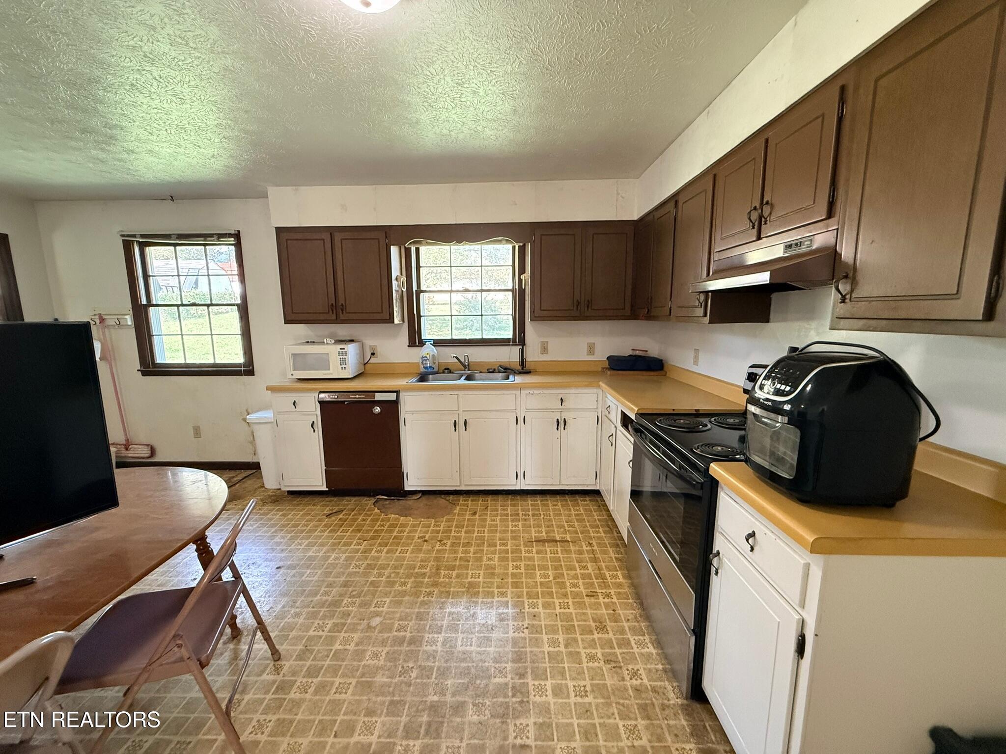 163 Sun Lane Lafollette TN 37766