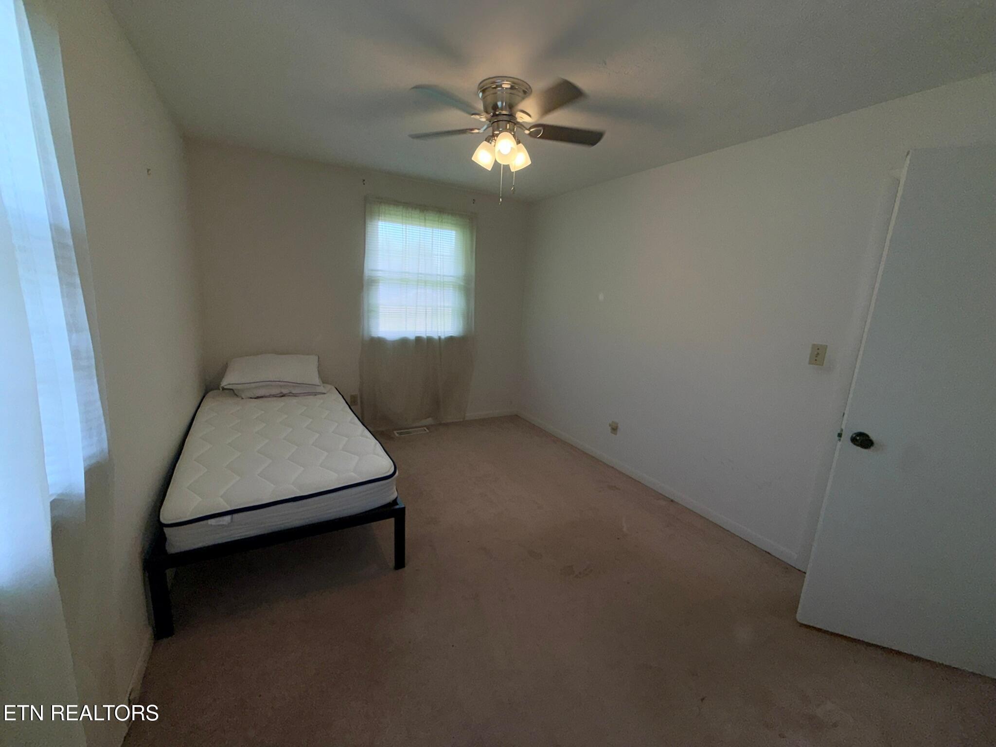 163 Sun Lane Lafollette TN 37766