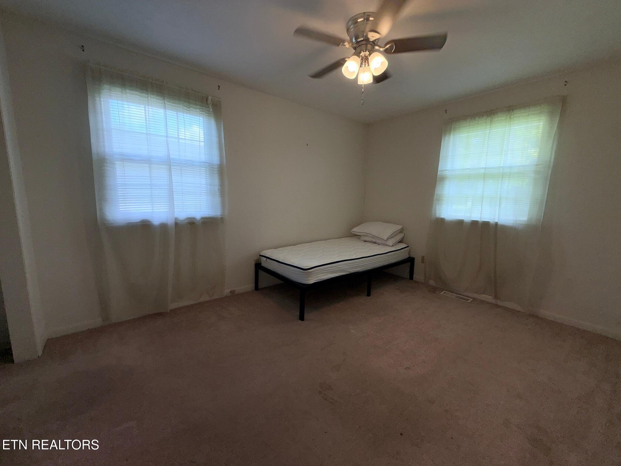 163 Sun Lane Lafollette TN 37766