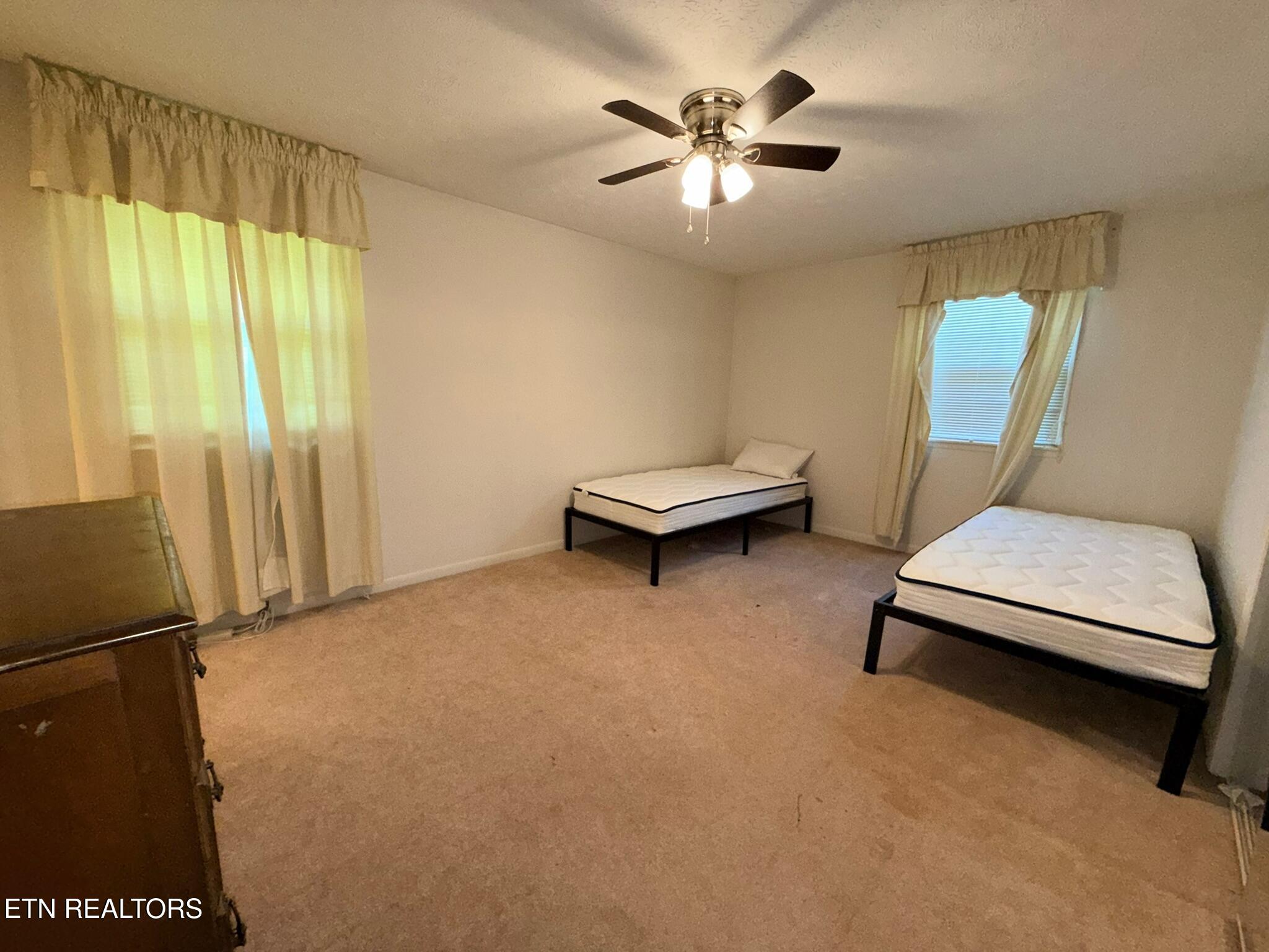 163 Sun Lane Lafollette TN 37766