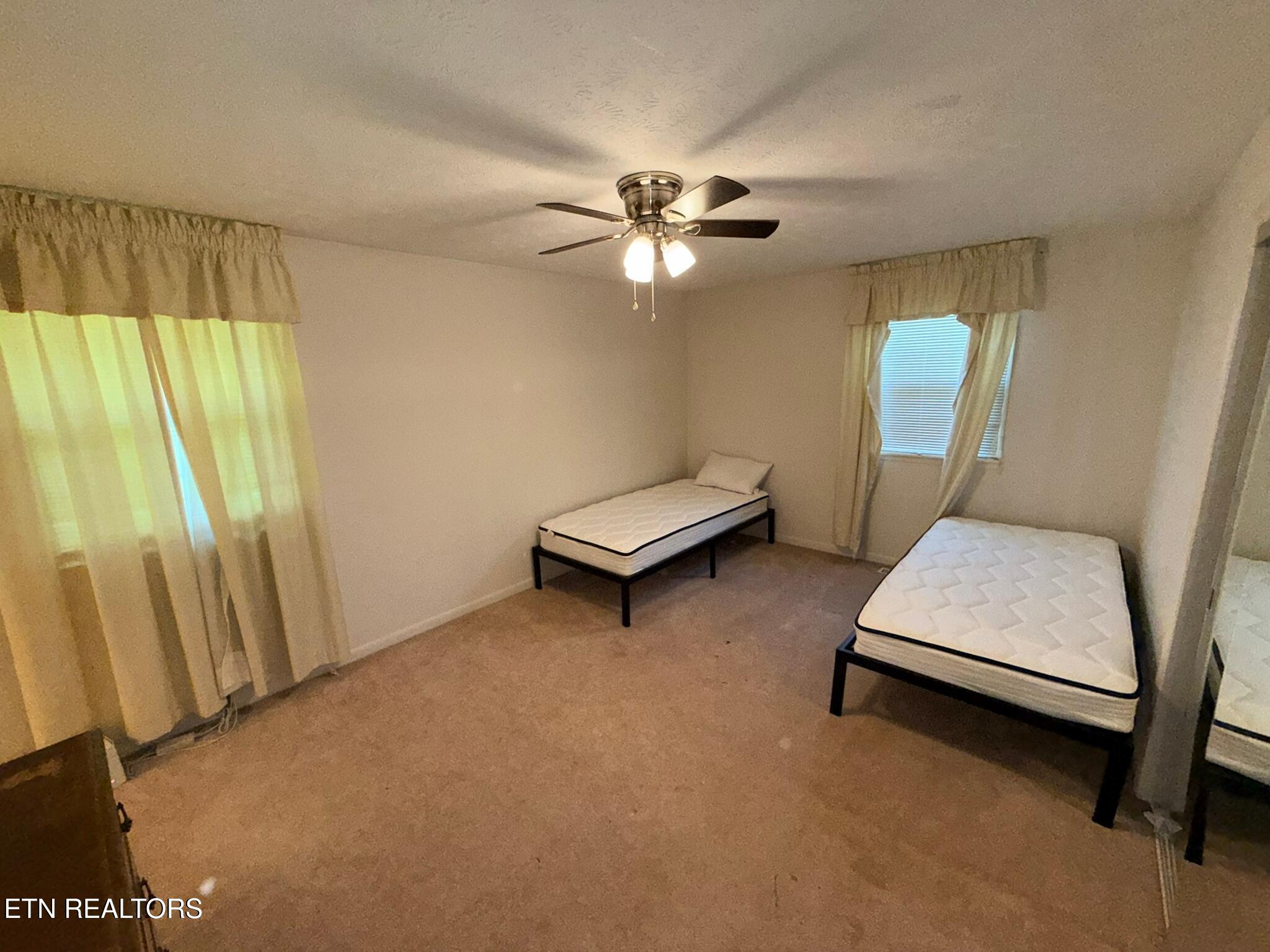 163 Sun Lane Lafollette TN 37766