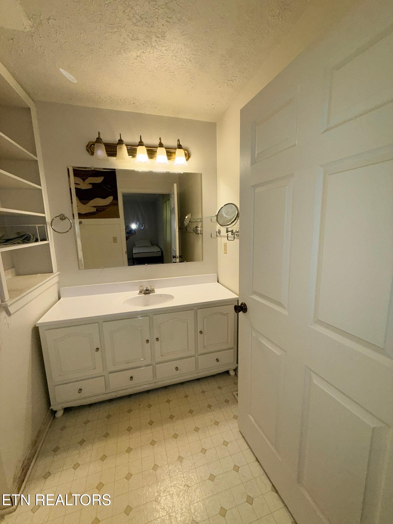 163 Sun Lane Lafollette TN 37766