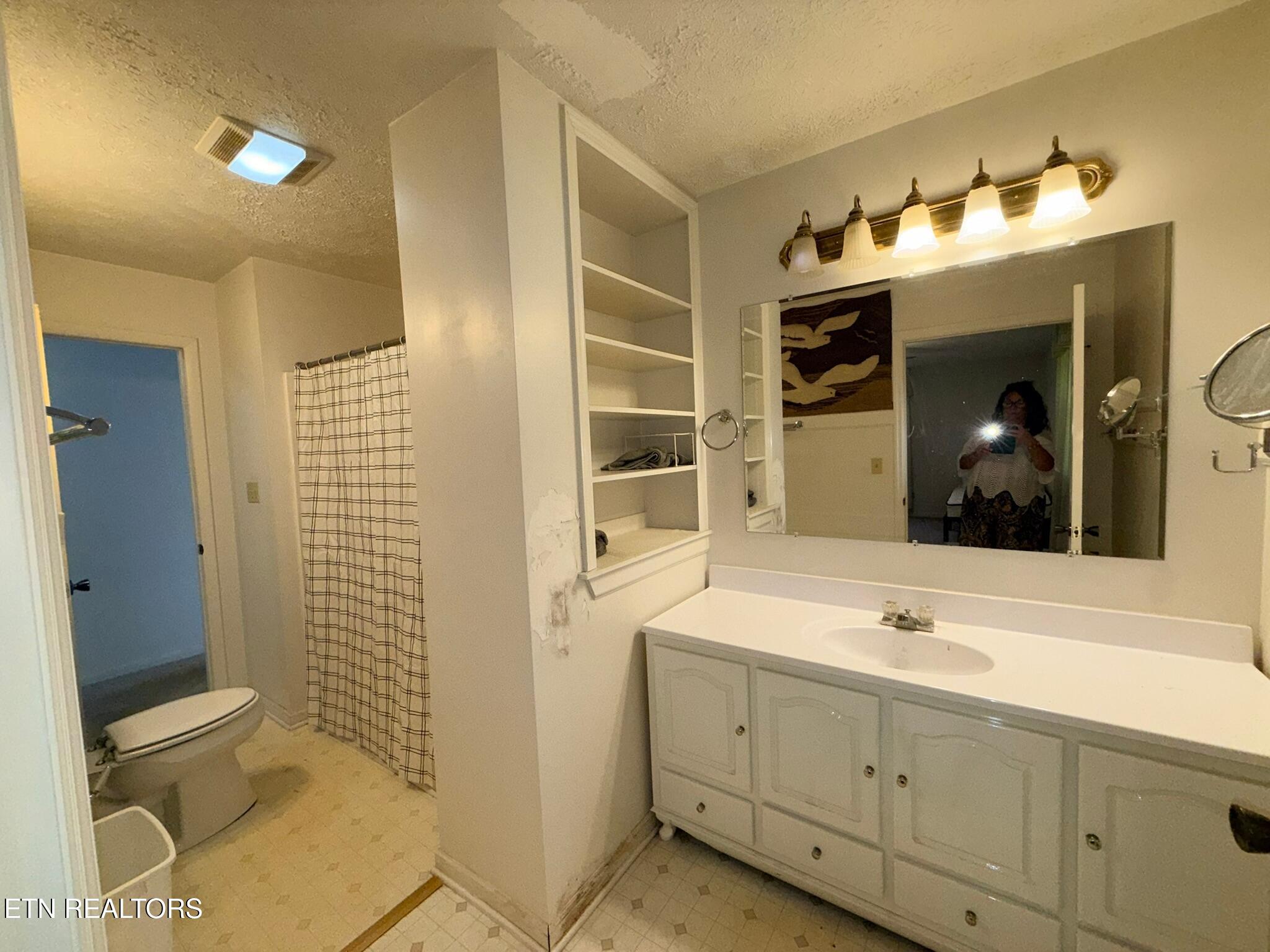 163 Sun Lane Lafollette TN 37766