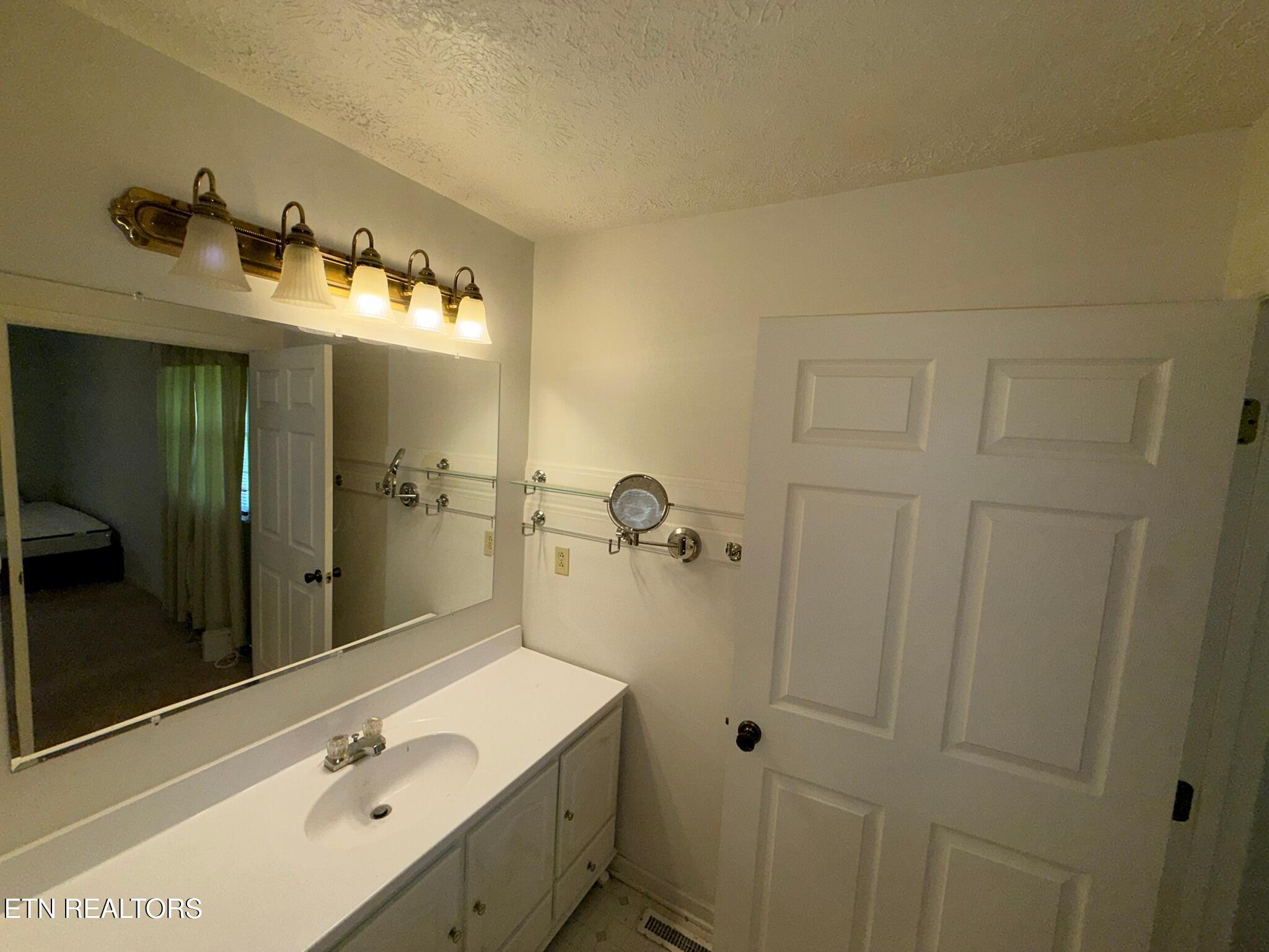 163 Sun Lane Lafollette TN 37766