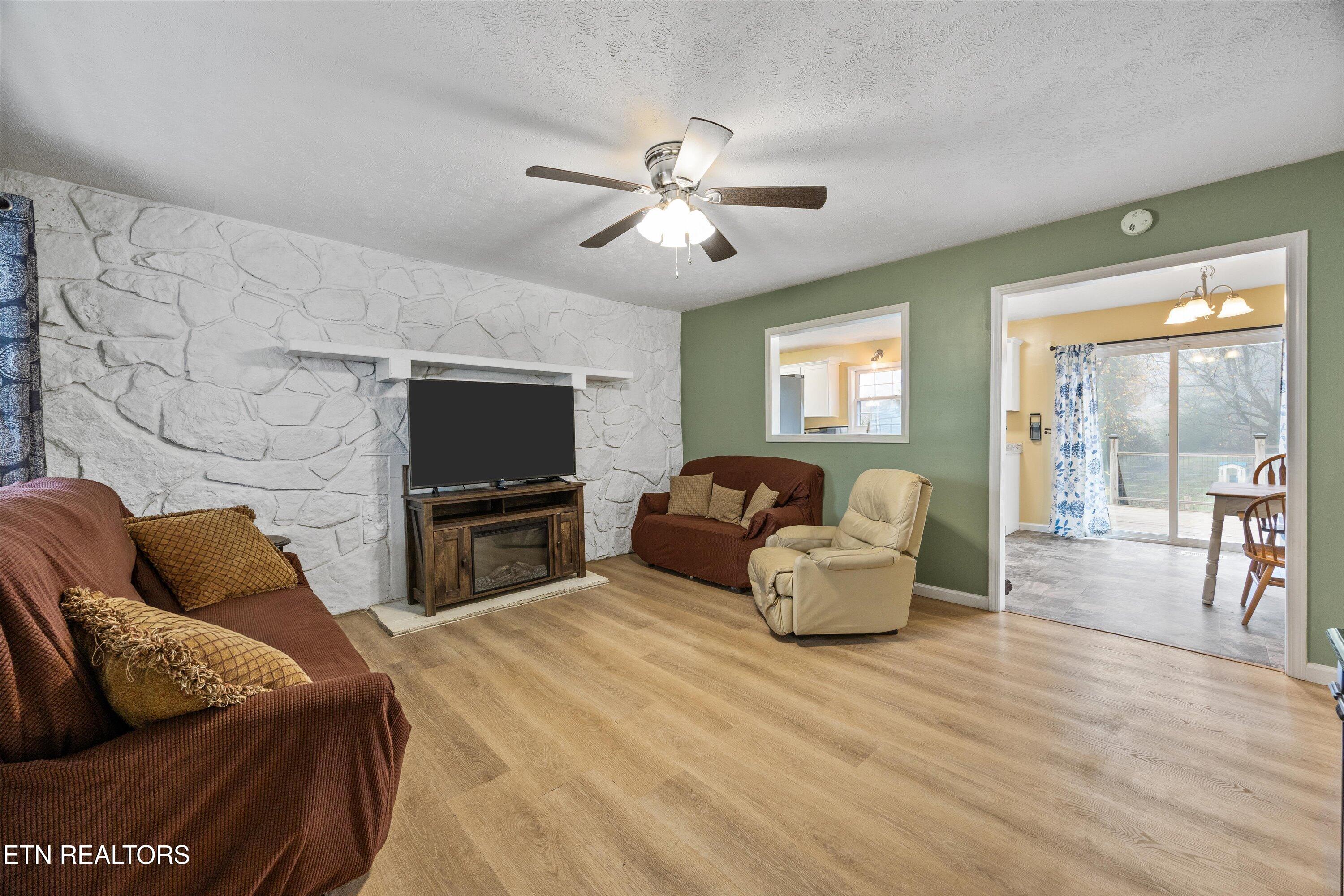 1909 Lawnville Road Kingston TN 37763