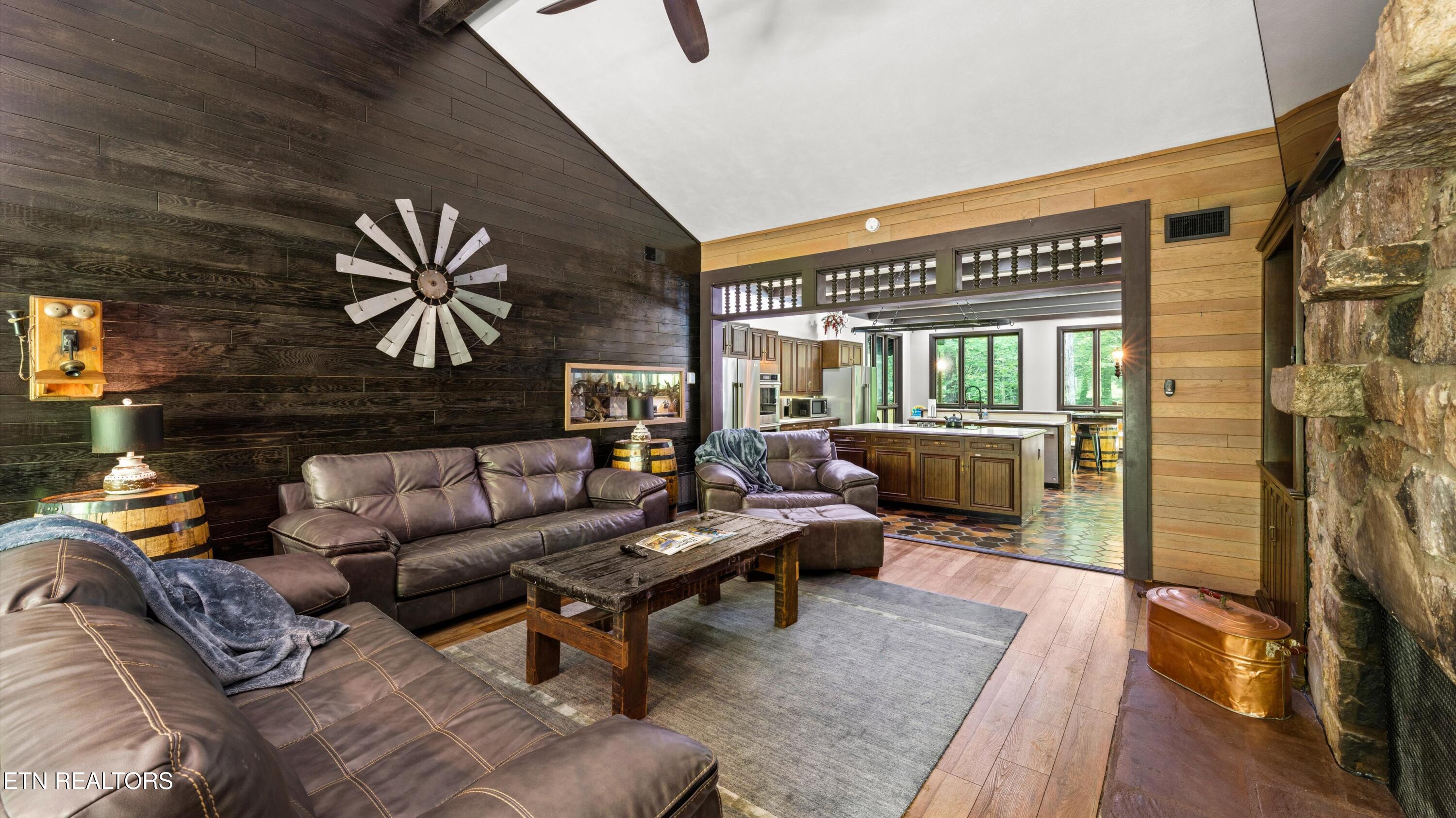 1115 Old Cartertown Road Gatlinburg TN 37738