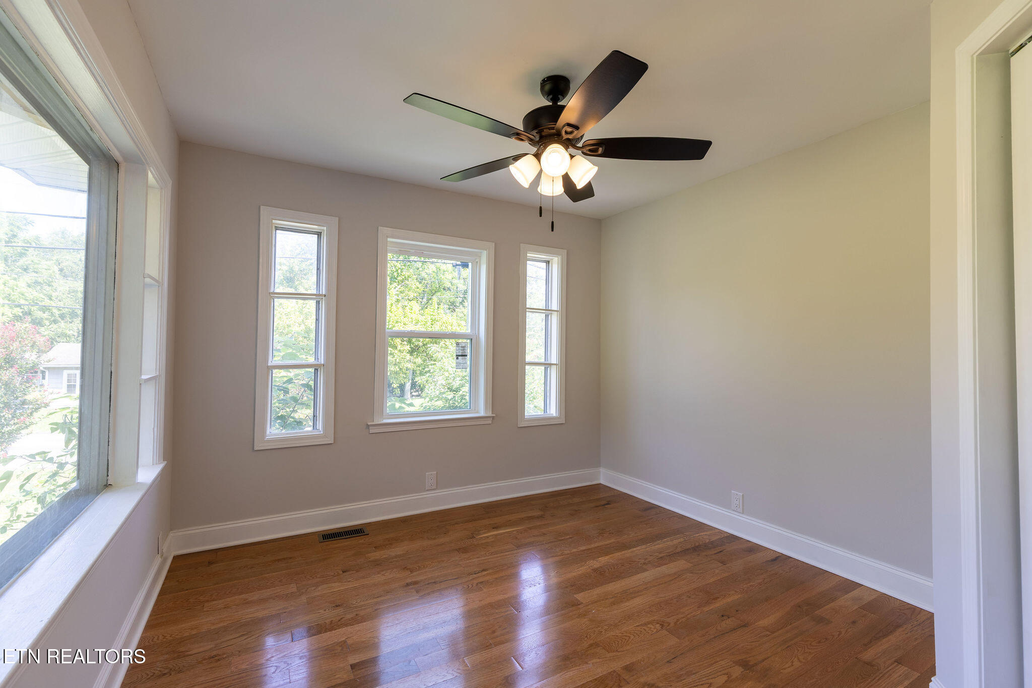 4109 Woodlawn Pike Knoxville TN 37920
