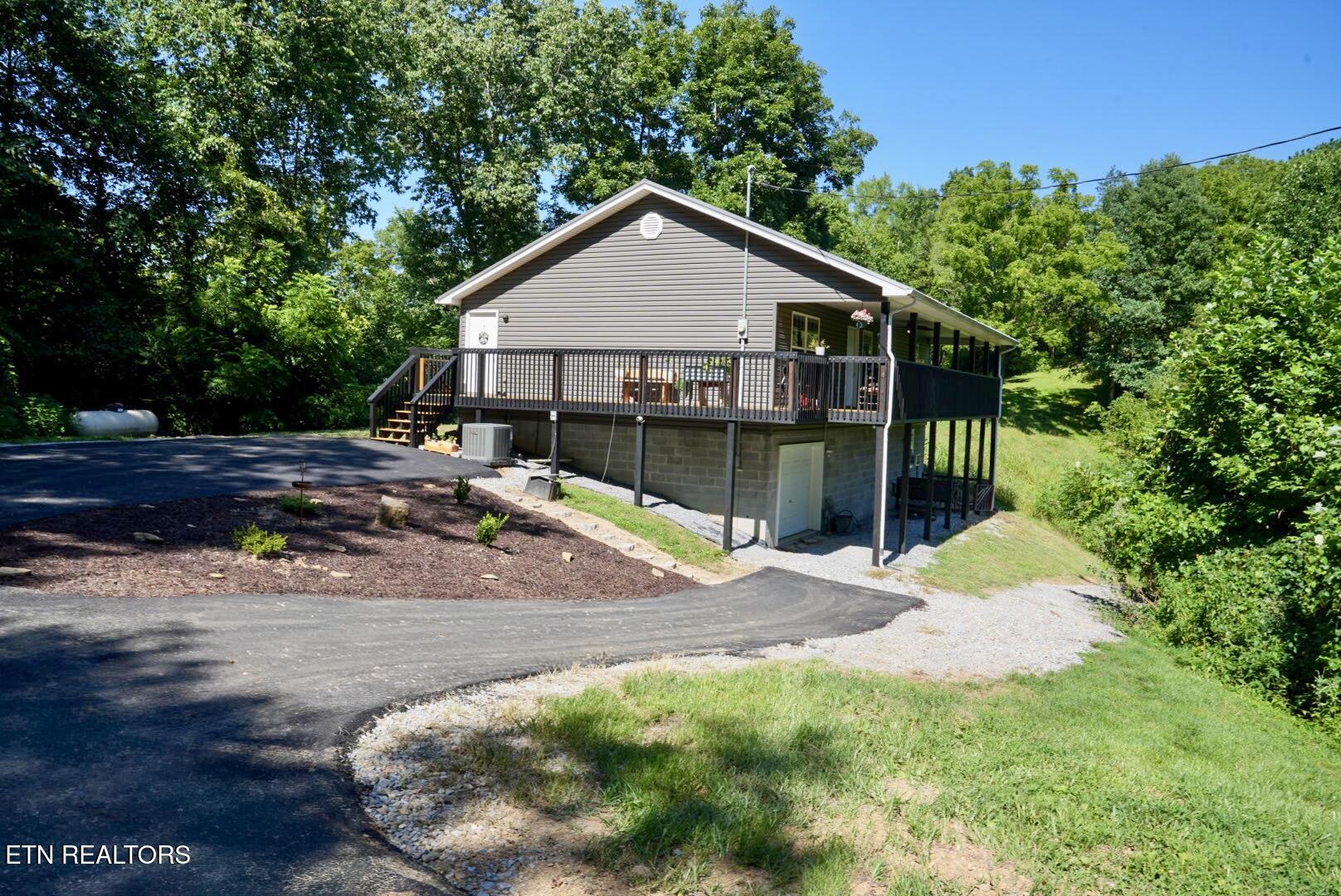 1668 Goodwater Road Bybee TN 37713