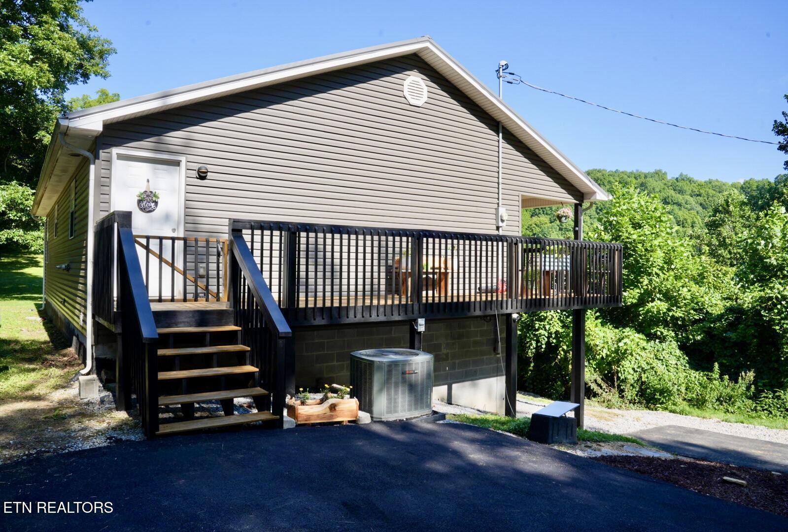1668 Goodwater Road Bybee TN 37713