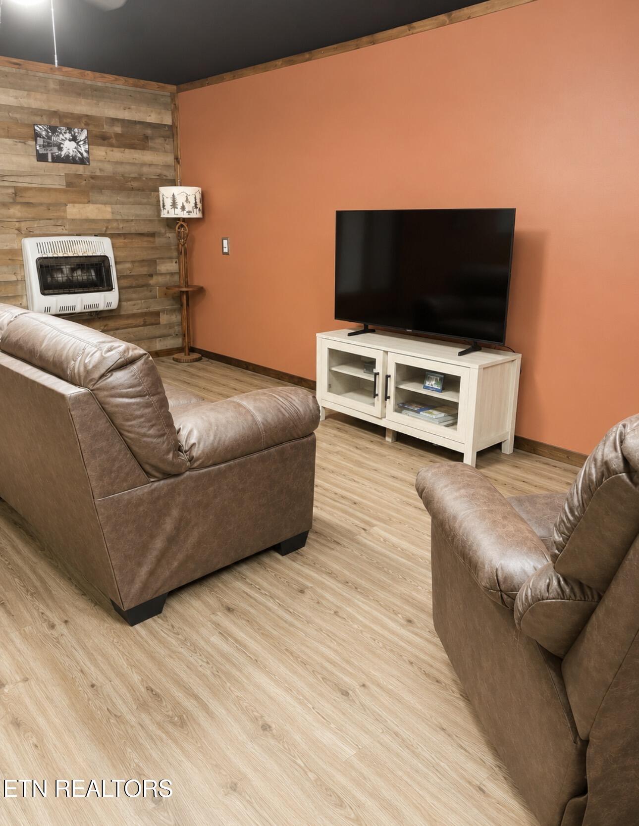 1668 Goodwater Road Bybee TN 37713