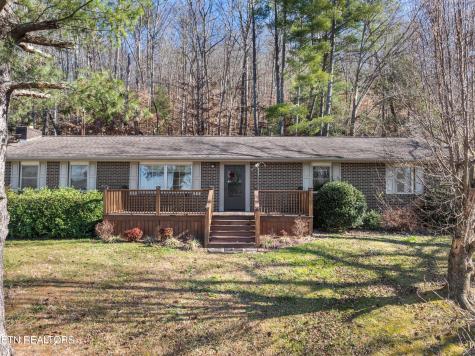 691 Barclay Lane Jellico TN 37762