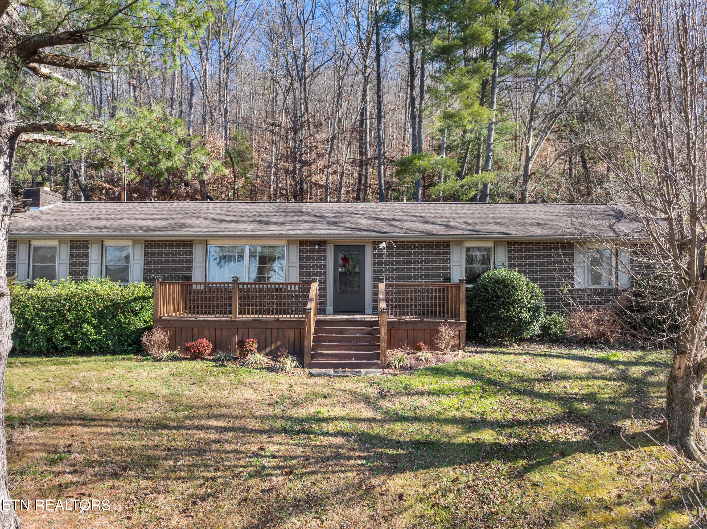 691 Barclay Lane Jellico TN 37762