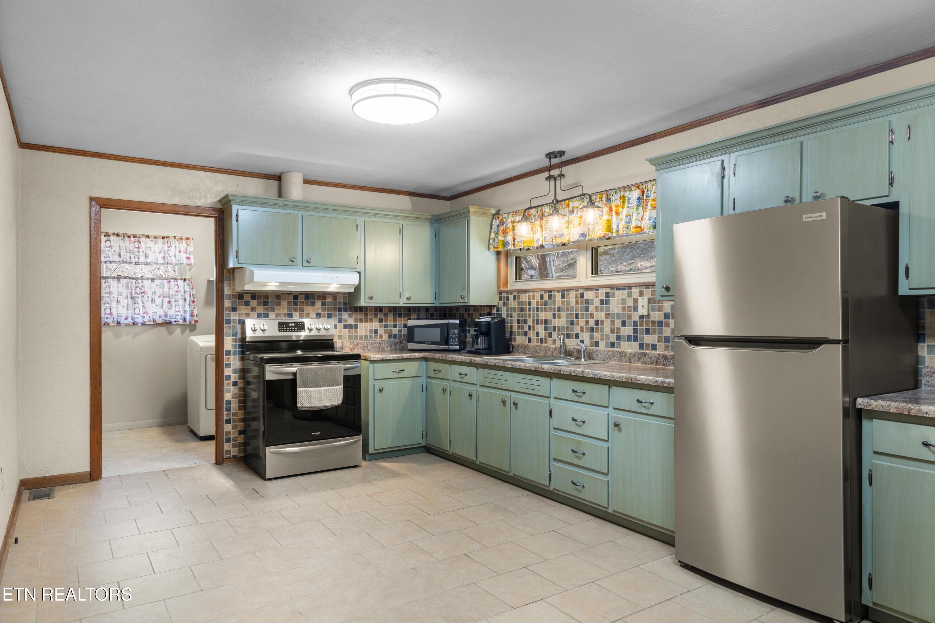 691 Barclay Lane Jellico TN 37762