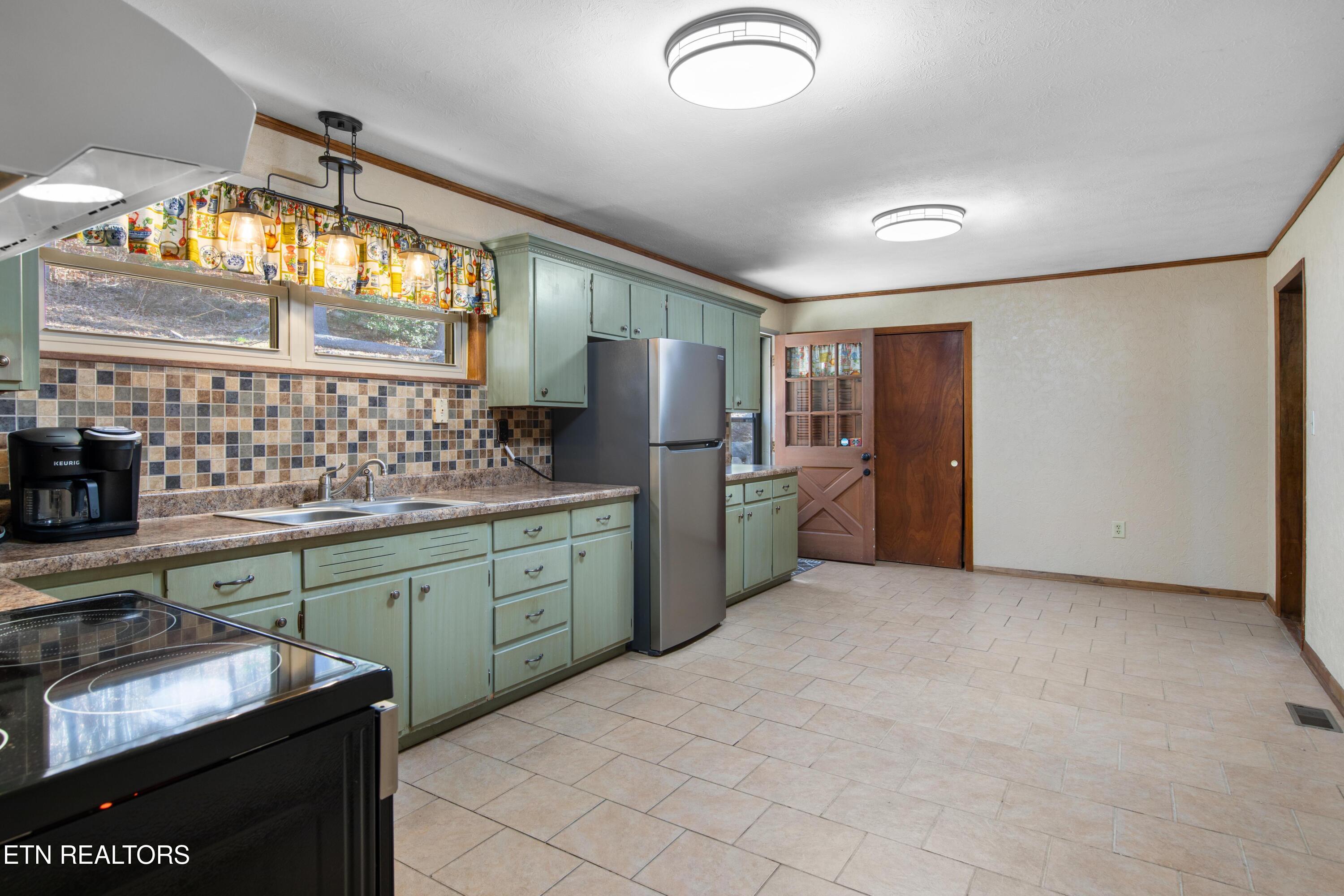 691 Barclay Lane Jellico TN 37762