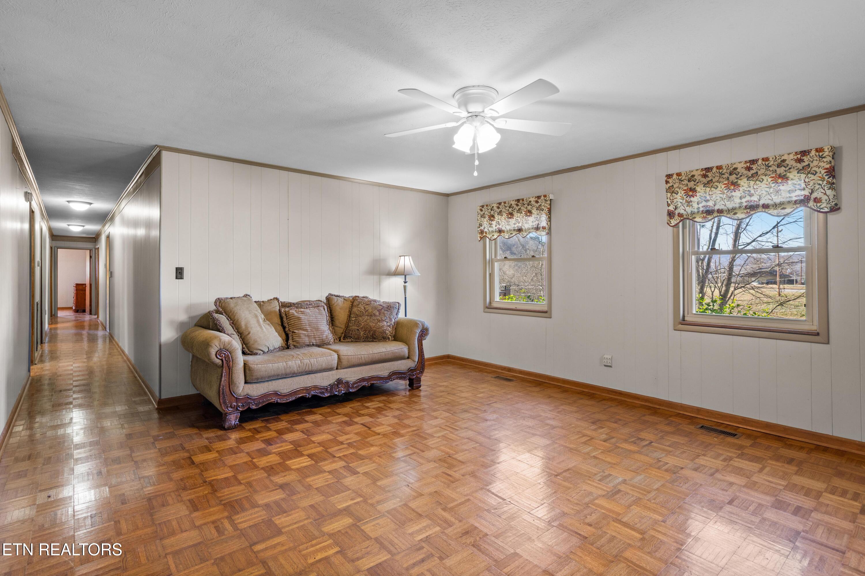 691 Barclay Lane Jellico TN 37762