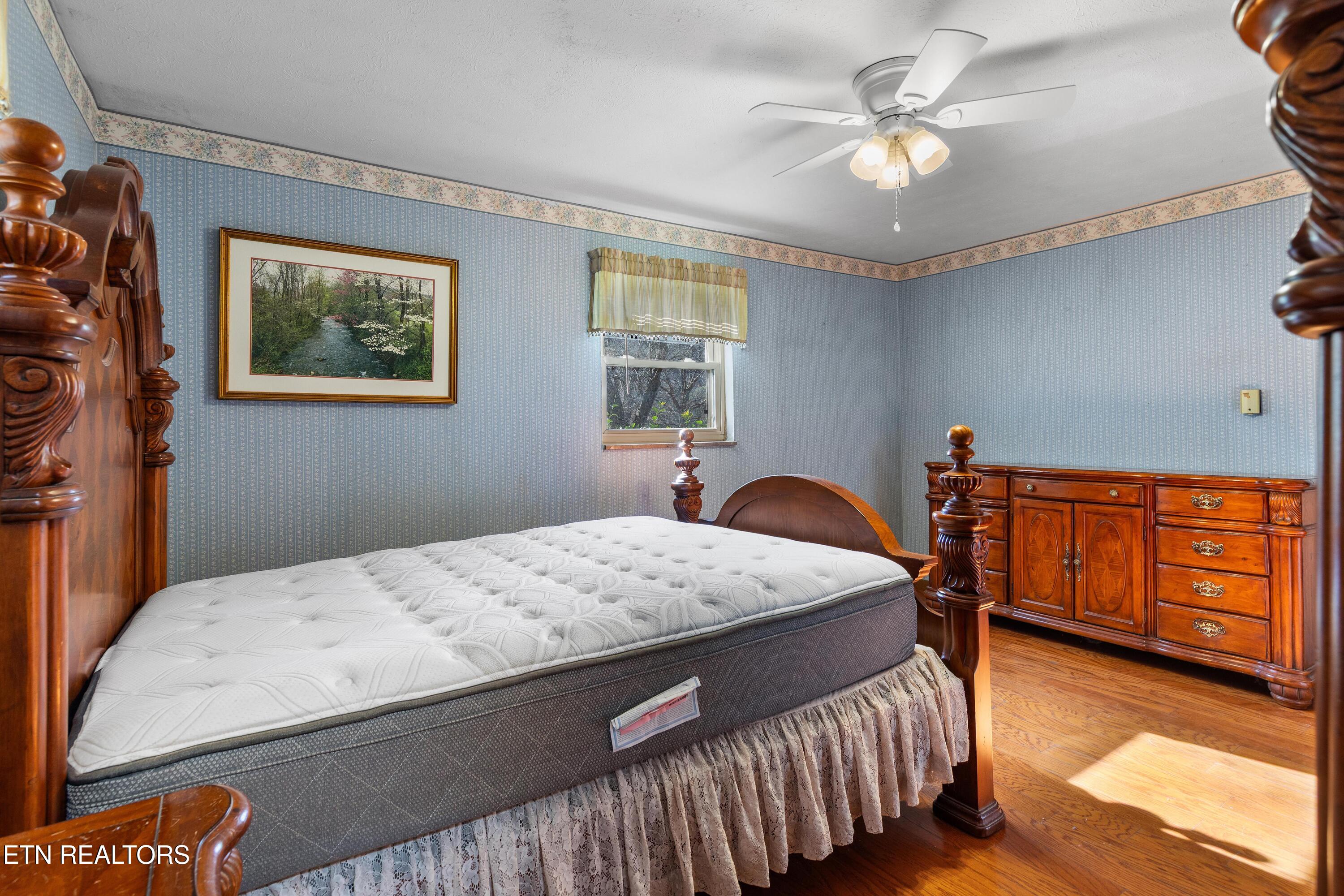 691 Barclay Lane Jellico TN 37762